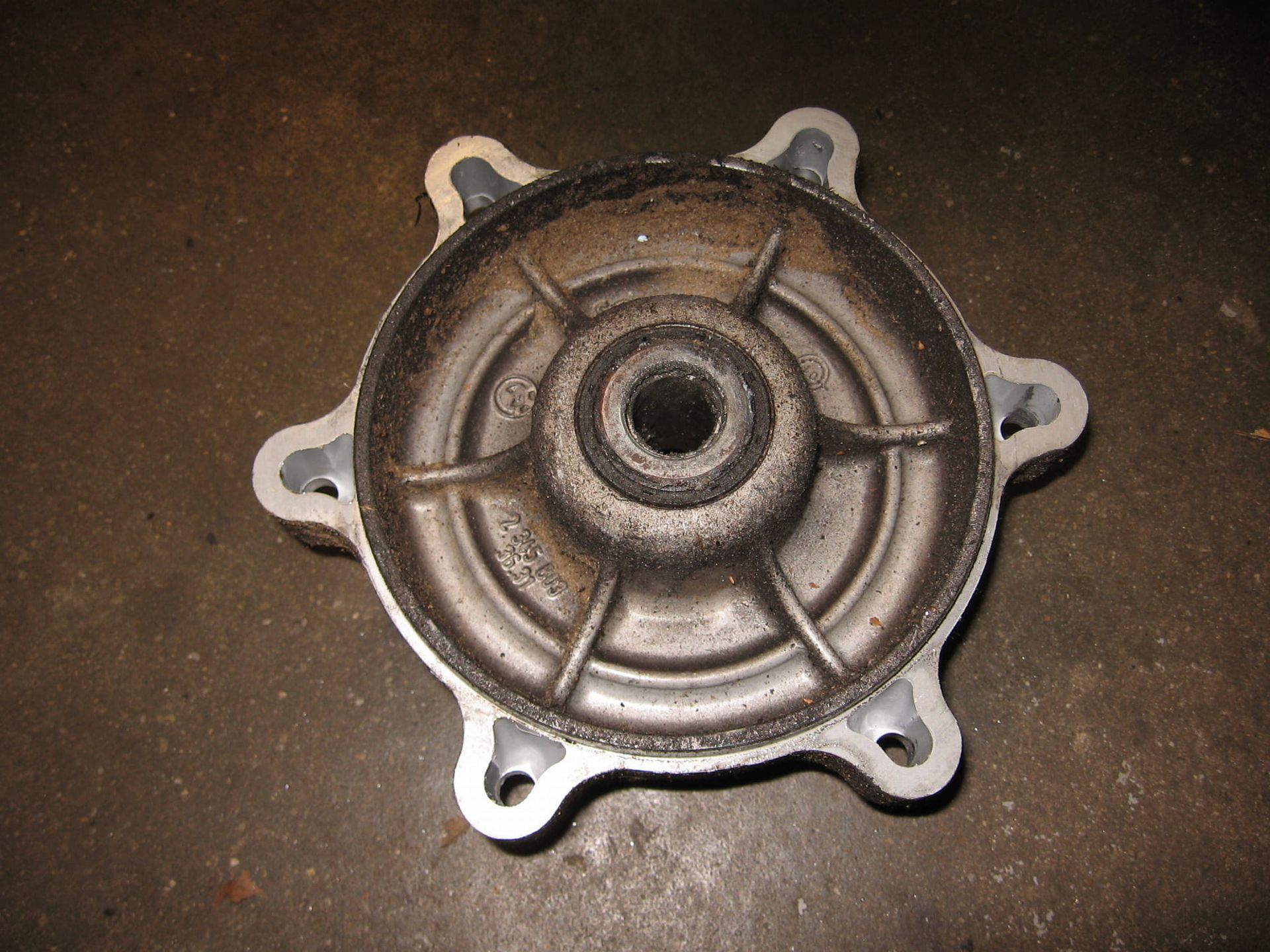 kettingwielhouder 	F650gs 99-08 , dakar 00-07	27717650055 	36317656033
