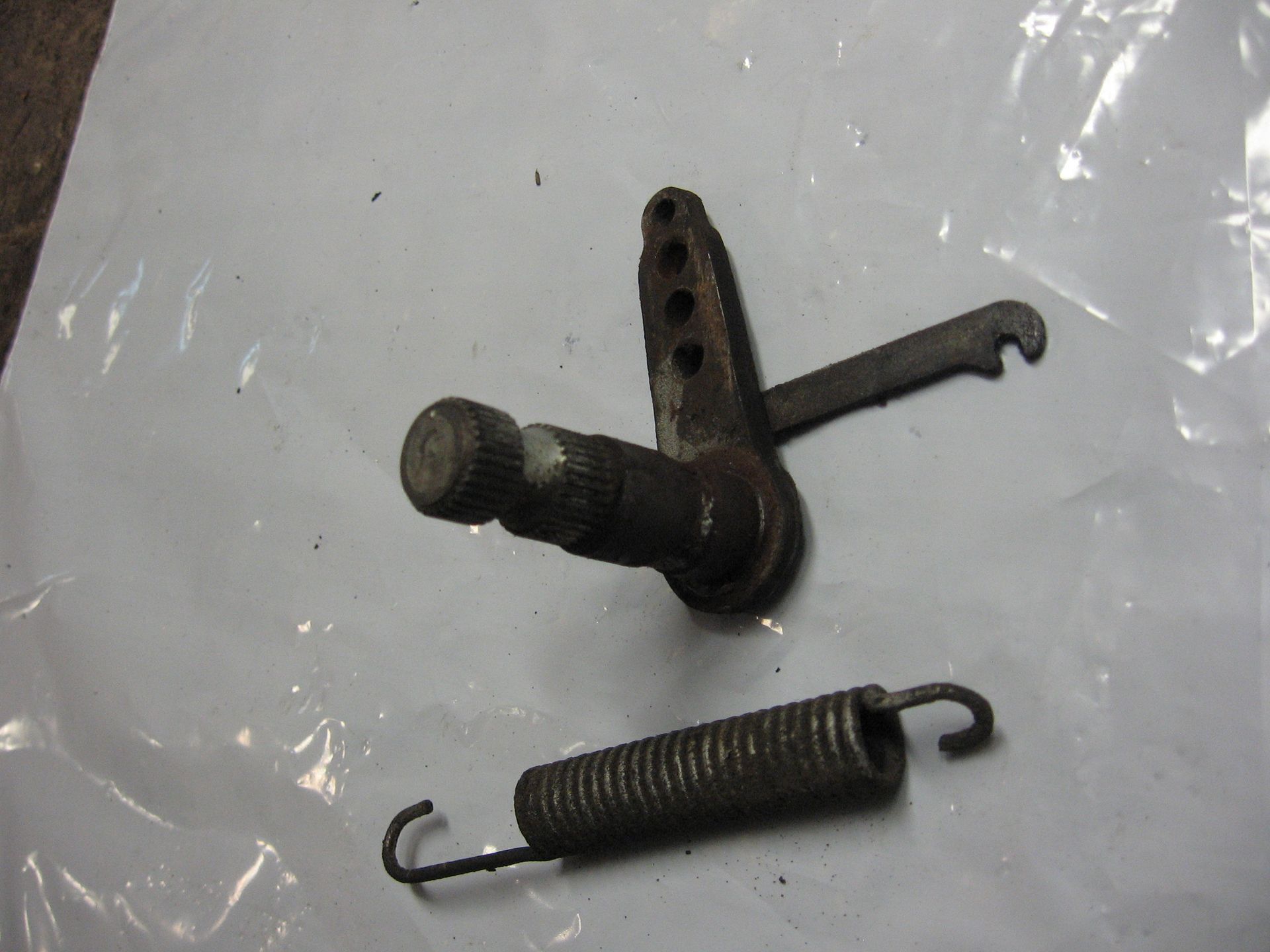 as rempedaal met veer	Vf750s 1982-83 	46510-MB0-000 	46514-MB0-000