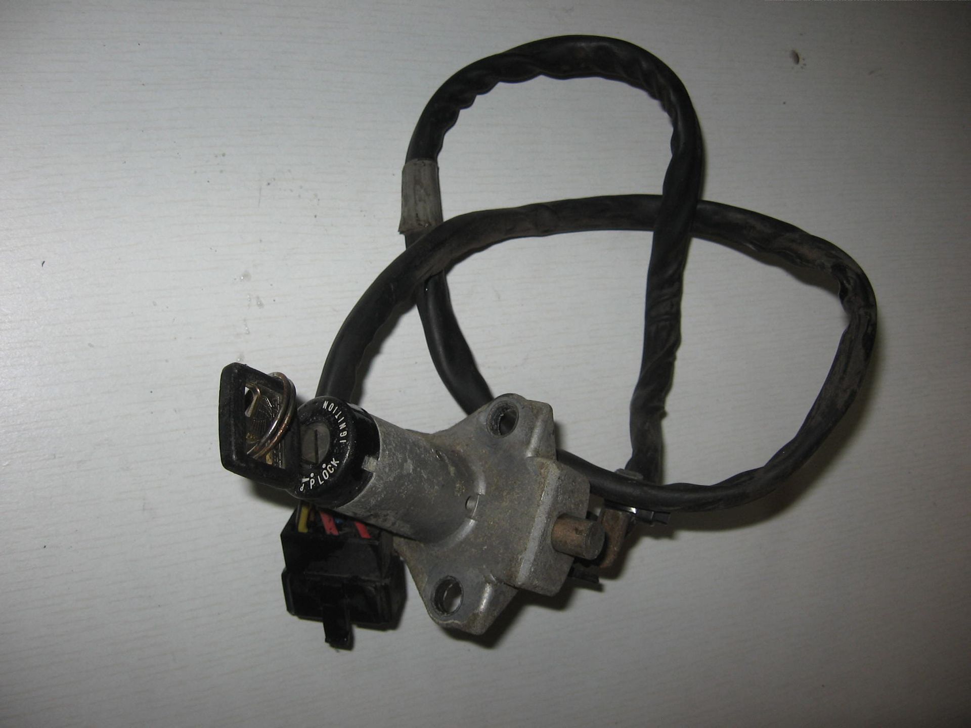 Contactslot // vf500f 1984-85		35100-mf2-672	35100-mf2-671