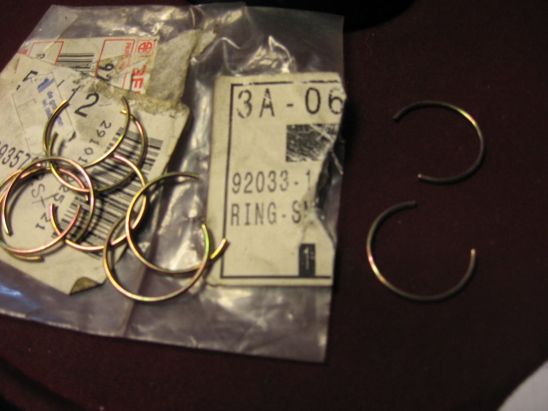 2x Borgveer , snapring , OD=22,2	stuur ER5 97-99 , zx-7 1996-2002 , zg1000 , zx	oem		92033-1102
