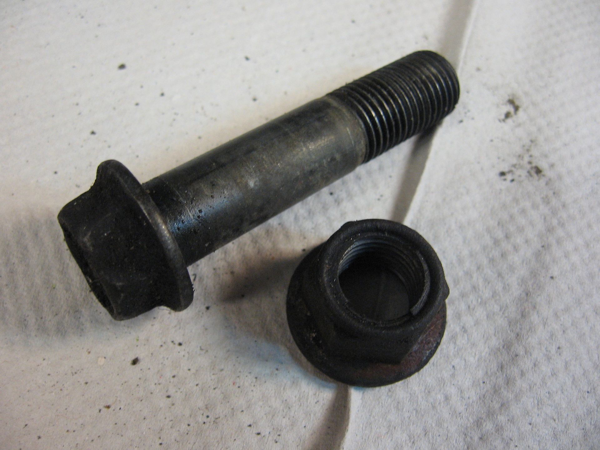M14x62 , bout bevestiging link voorkant		09103-14012  gsx600f 88-07 , gsx750f 89-06