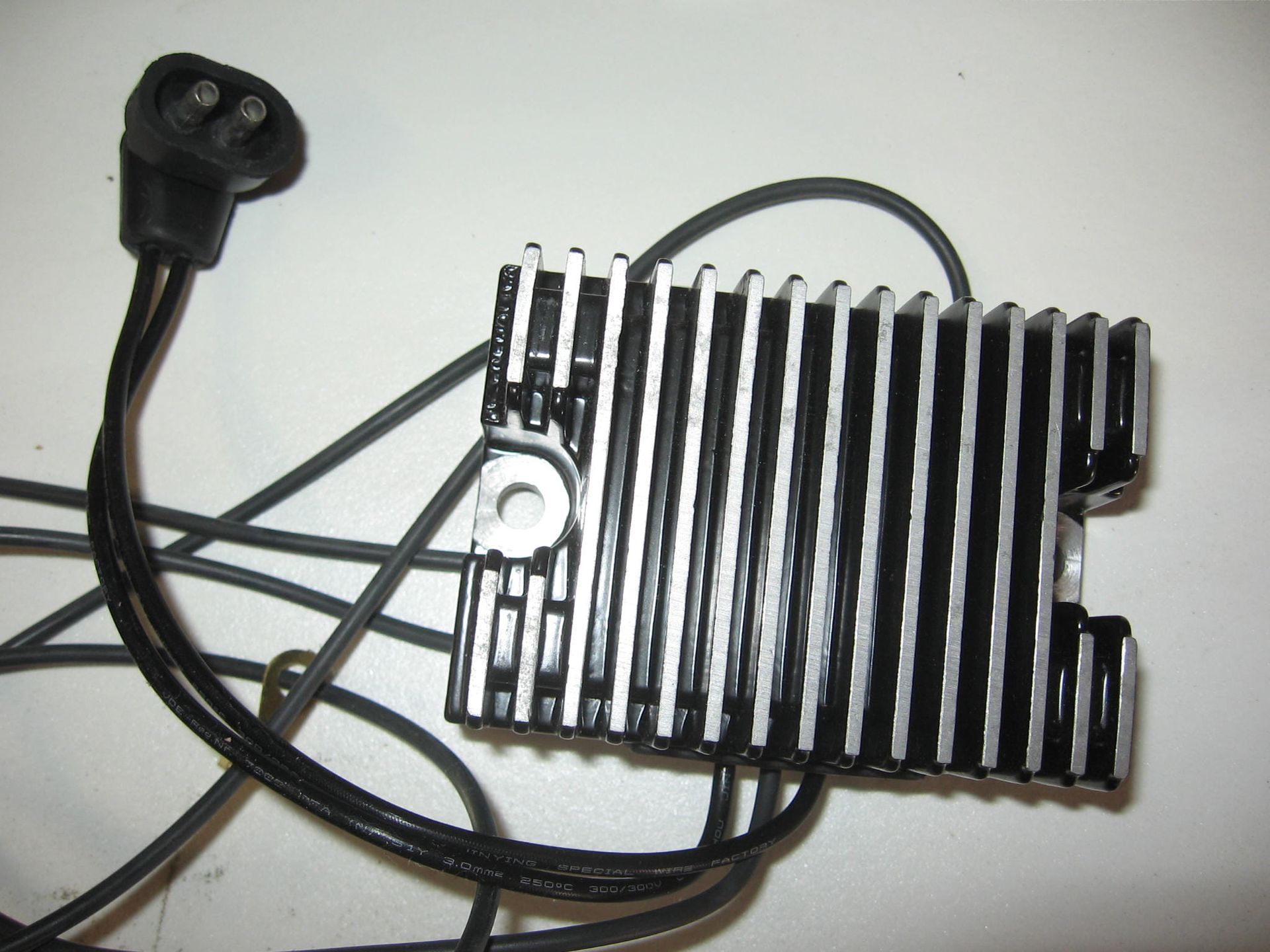 74519-88 , SOLID STATE OEM STYLE RECTIFIERS/REGULATOR , 1989-99 zwart