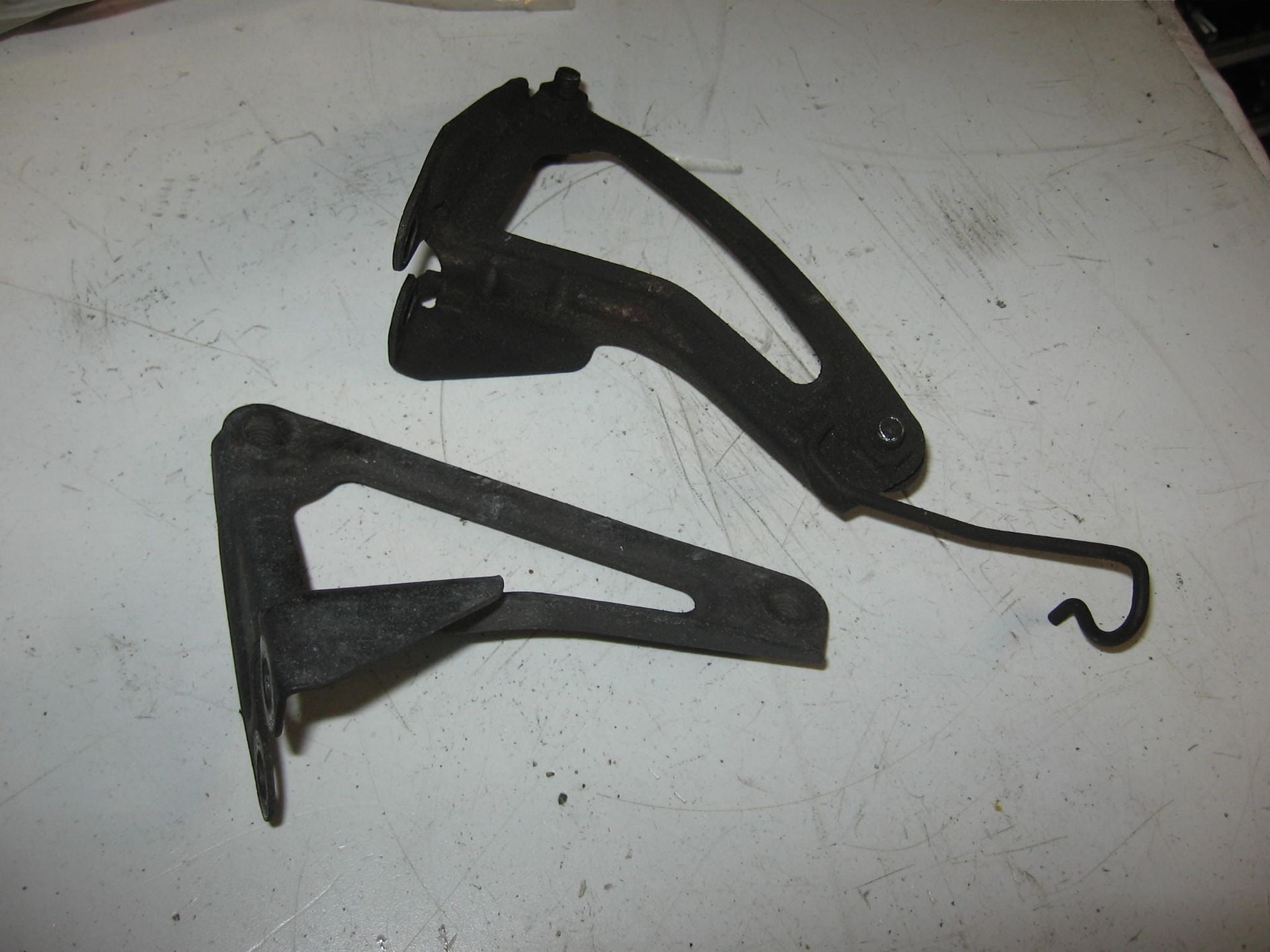 beugels bevestiging cover remschijf // gl1500 se 1990 1988-2000		44115-mn5-000 + 44215-mn5-000