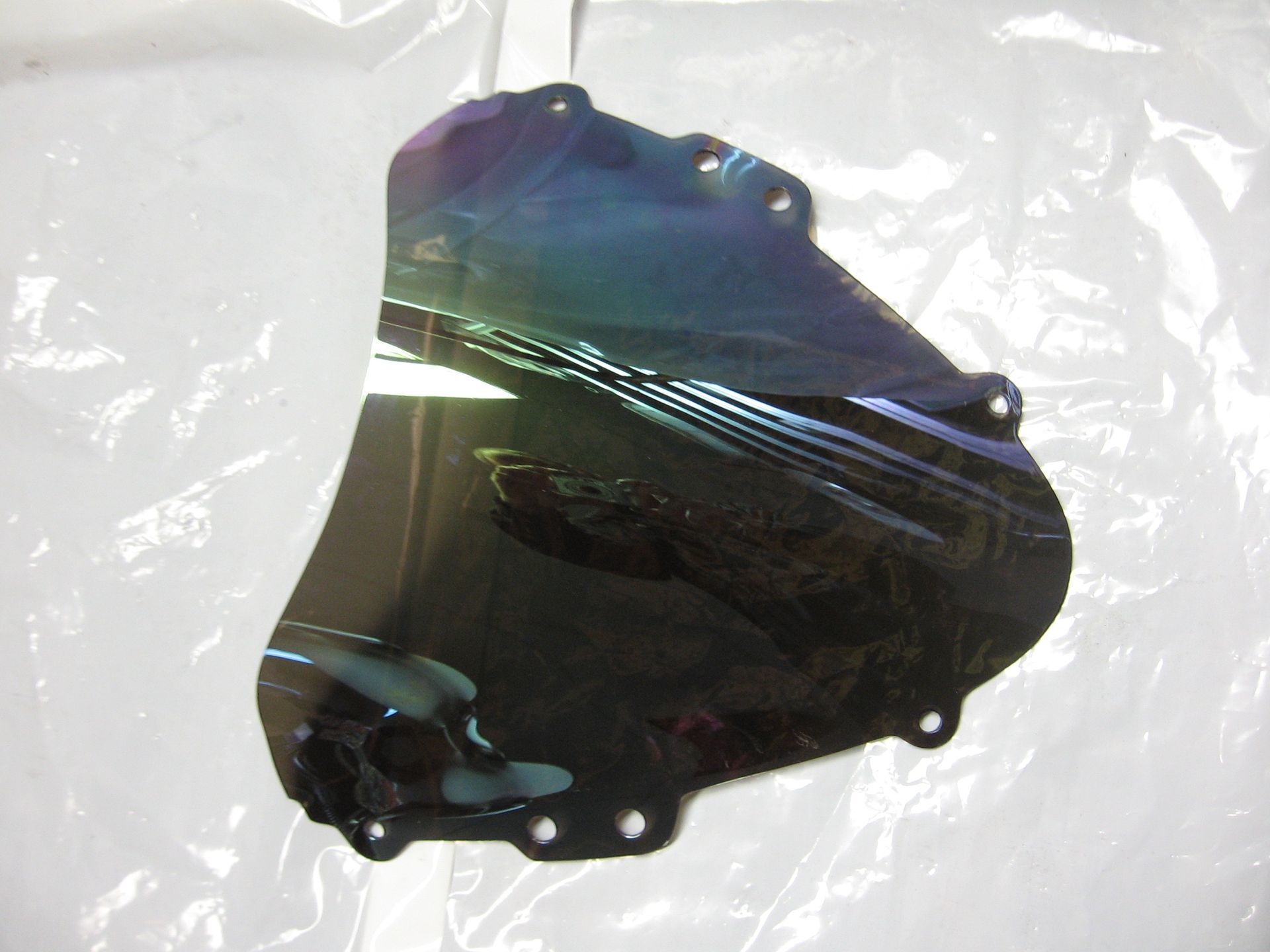 kuipruit airblade iridium finish , gsxr600 04-05, gsxr750 04-05		airblade scrs038	( lichtekrasjes. niet gebruikt )94611-29G10 ,94611-29G00
