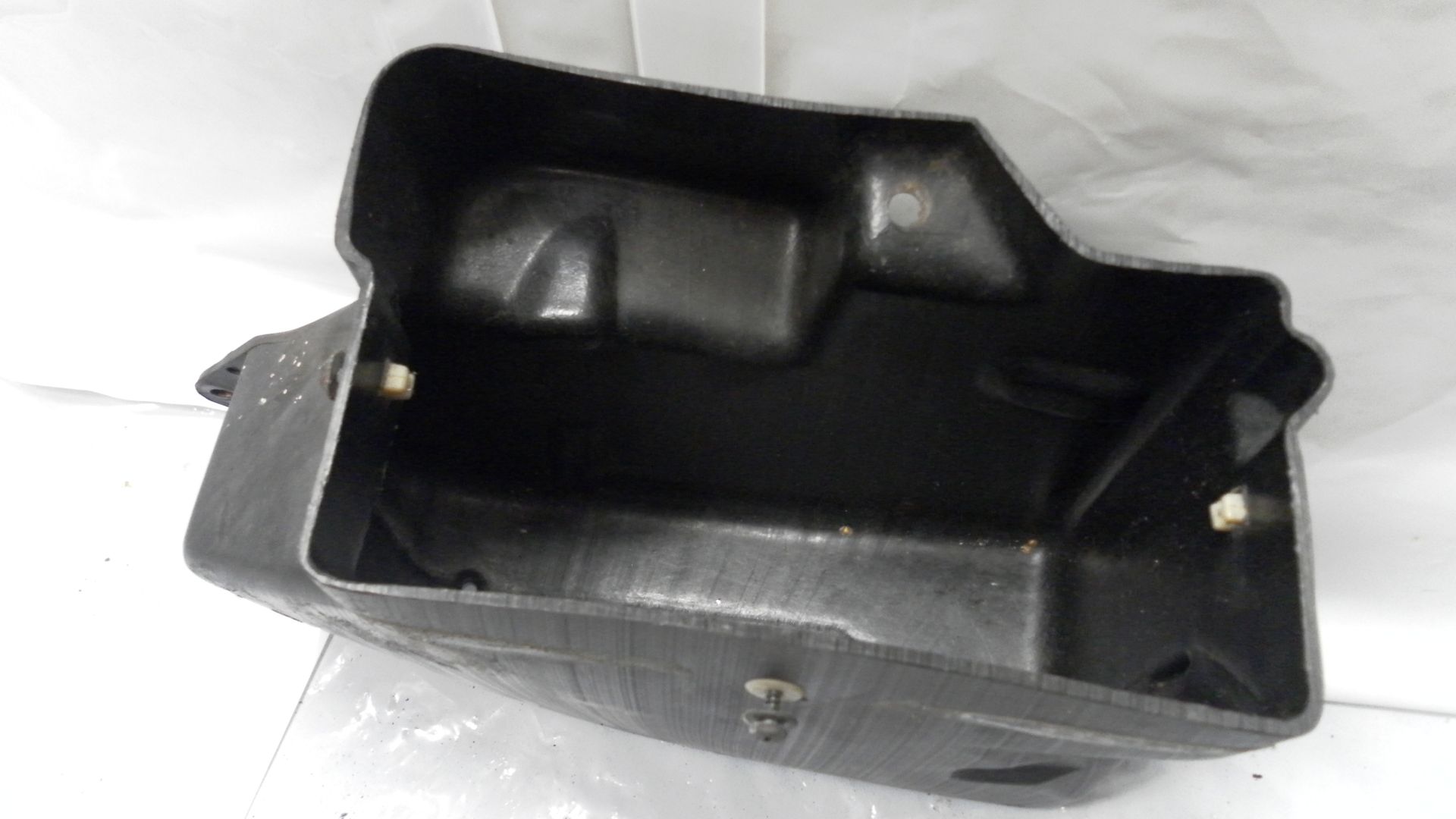 linker opbergruimte in kuip 	R1100rt 95-02 , r850rt	65142306602	46632313627