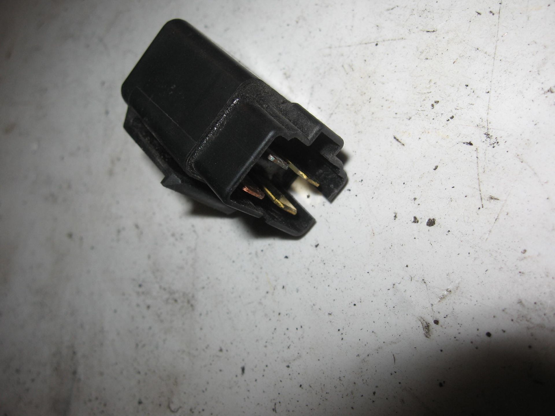 realais 20A G8MS-H36 (MAAKCONTACT)  / omron G8MS-H36/ gl1500 1988-2000 cbr600 2003-2006		38380-mn5-003