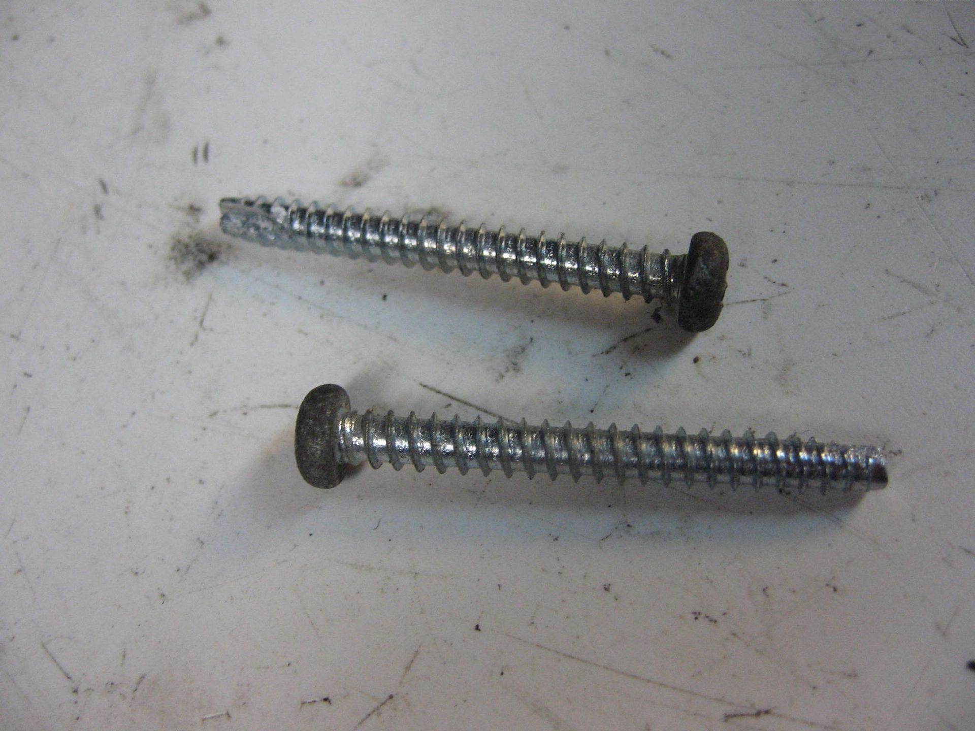 2x boutje ( schroef ) bestendiging achterlichtglas // xv750 1996		97780-40525