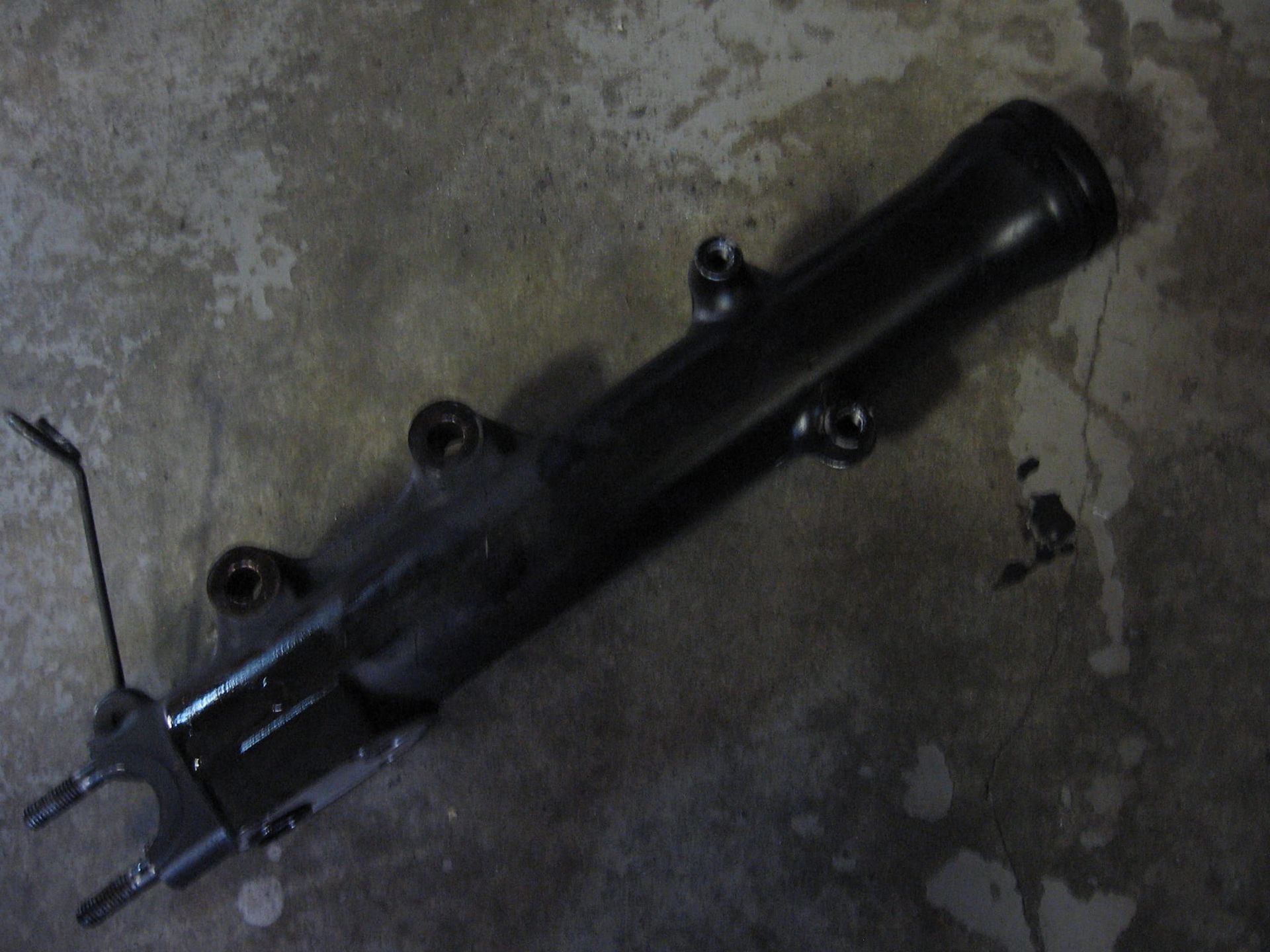 Onderpoot zonder modulator antiduik voorvork	gsx400e gs450 	51700-11821 , 51104-44420	51104-44420 , 51104-44420-291
