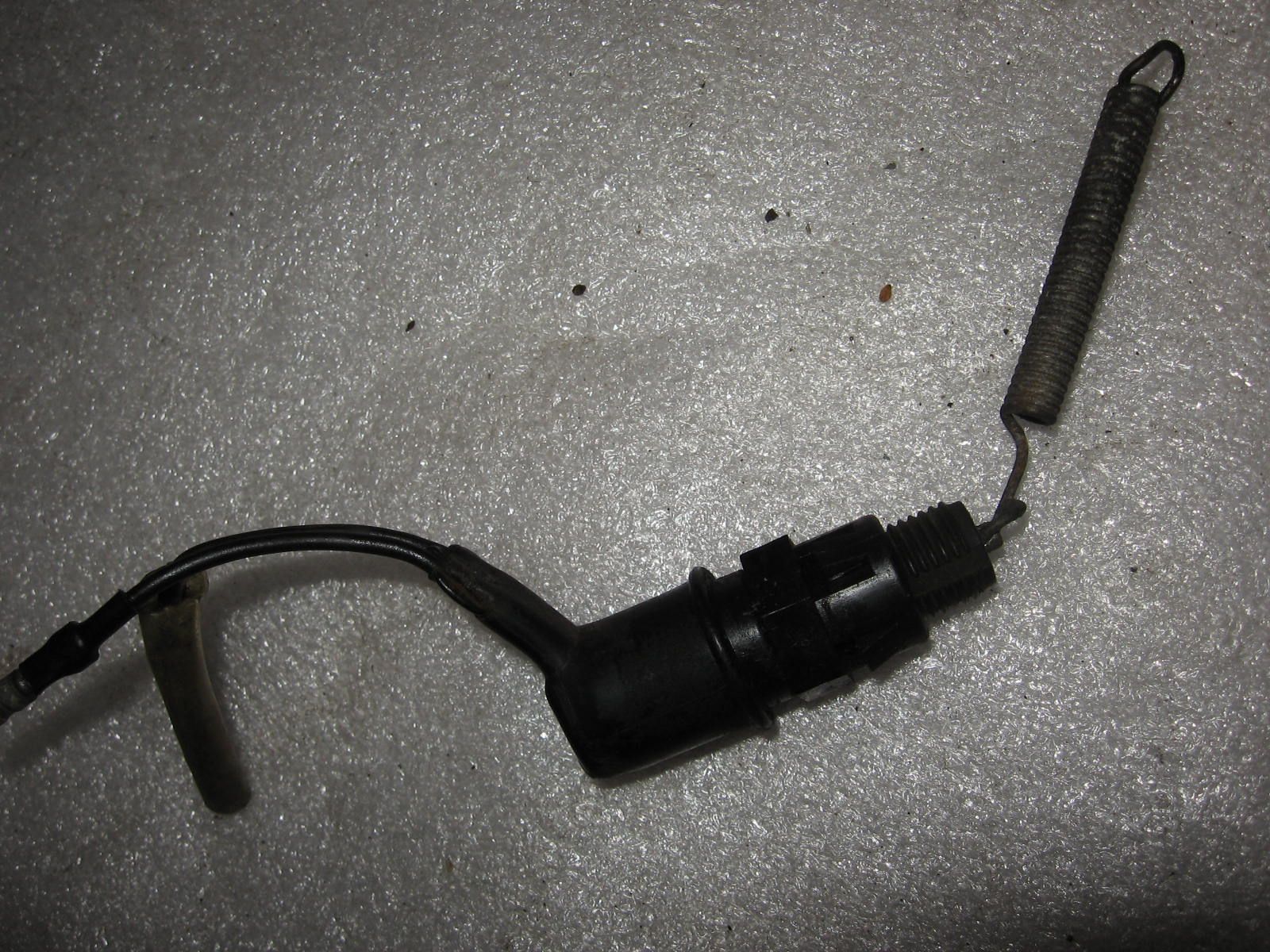 achterremlichtschakelaar	Xj700 1985 -86  	5r2-82530-02