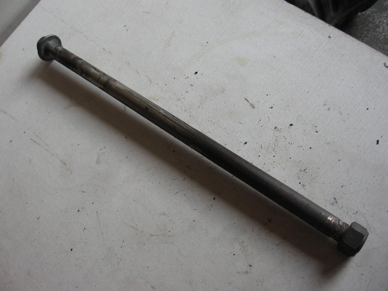 achterbrugas met moer	Gsx400e 	64711-44400	64711-44410