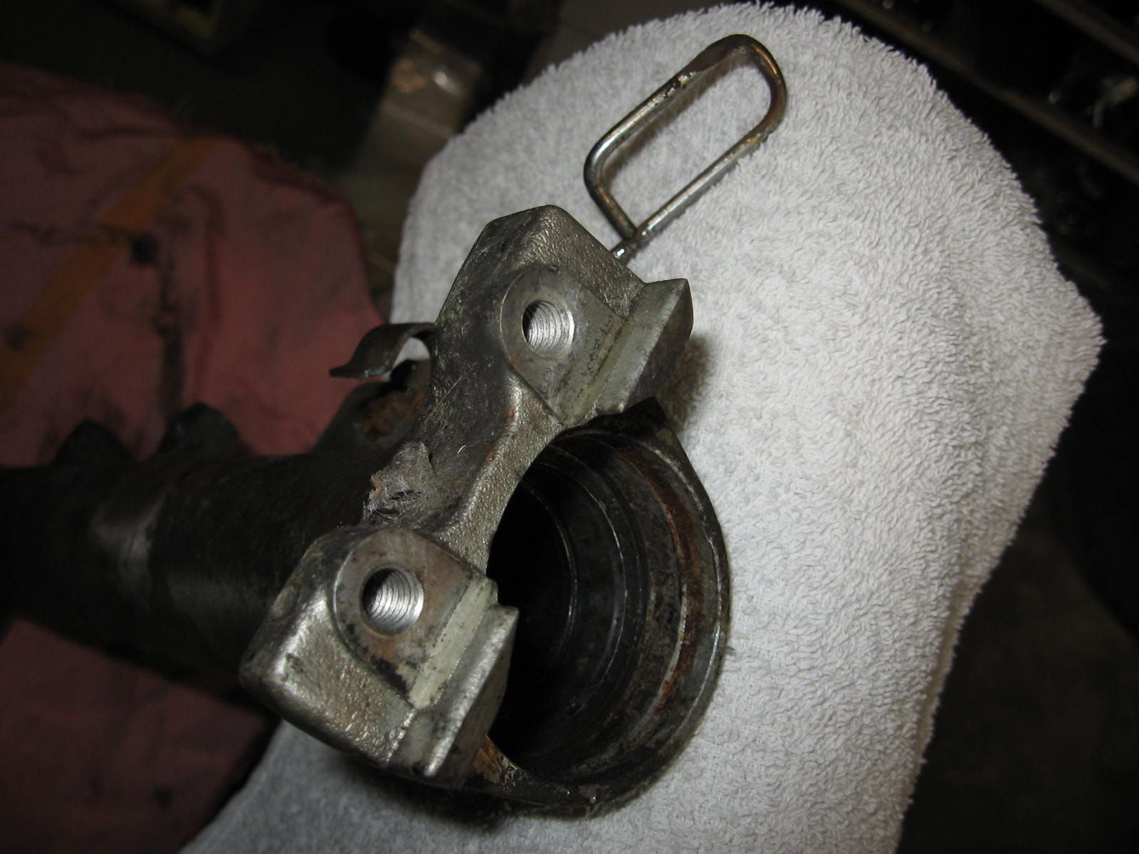 onderpoot voorvork links	Xj700 1985 xv1100 86-94	42h-23126-01	3jk-23126-10