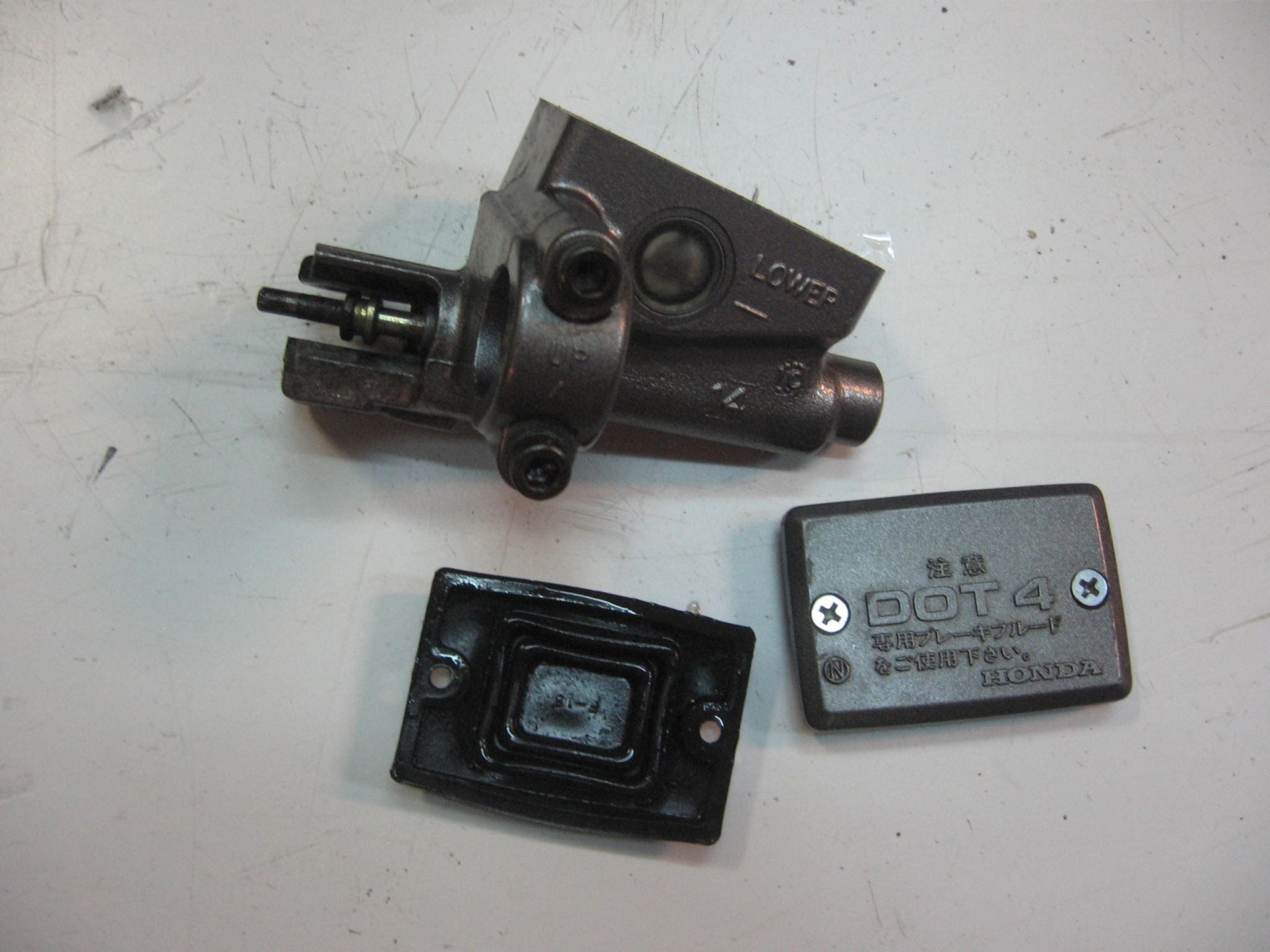 hoofdkoppelings cilinder (stuur) -- VFR400 ZG 1986		22880-ML0-006