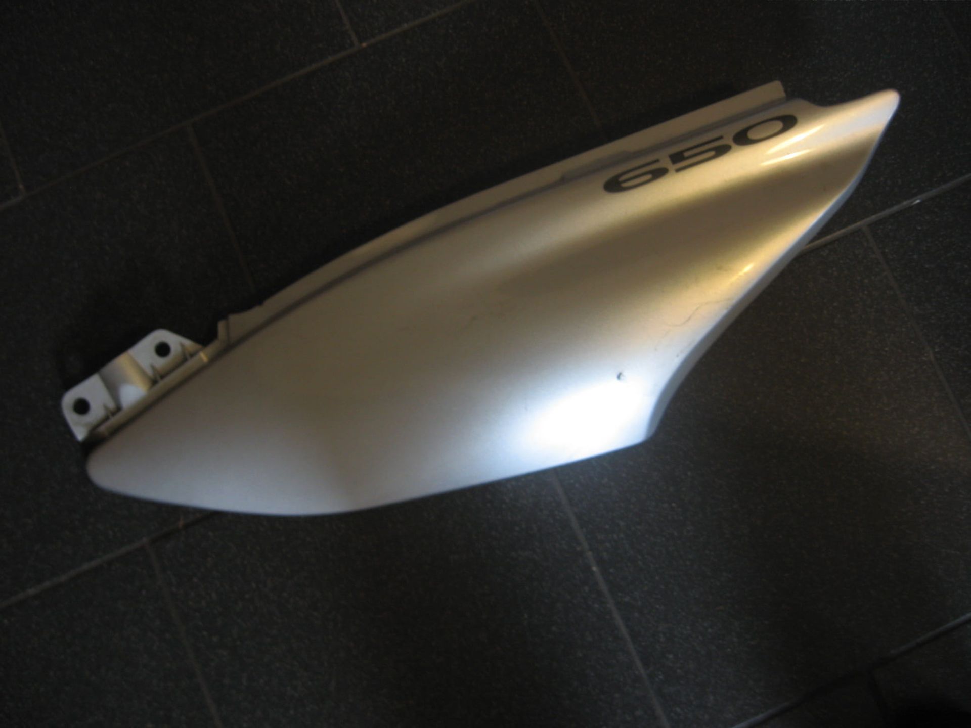 zijkap frame links-- xf 650 freewind		47200-04F0