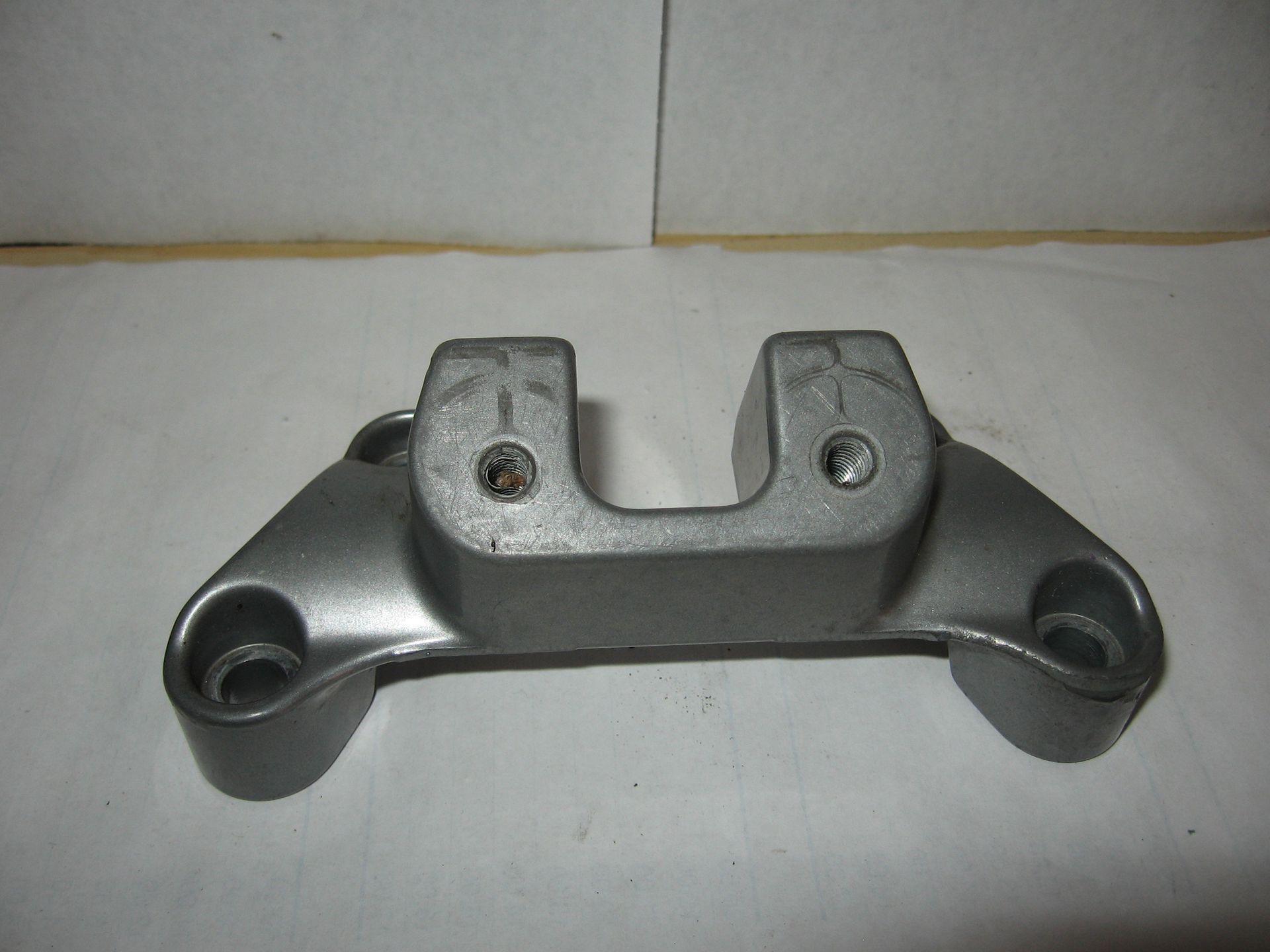 stuurklem ,X1 M2 1999-2002 Upper Handlebar Clamp 55875-99y	lightning