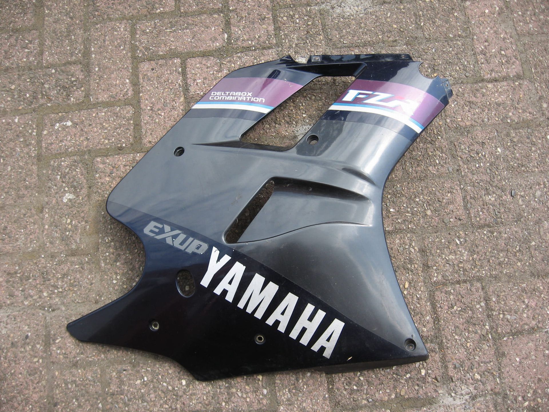 Rechts zijkuipdeel rechts 	Fzr1000 89-92	3gm-Y283K	3gm-Y283K-E0