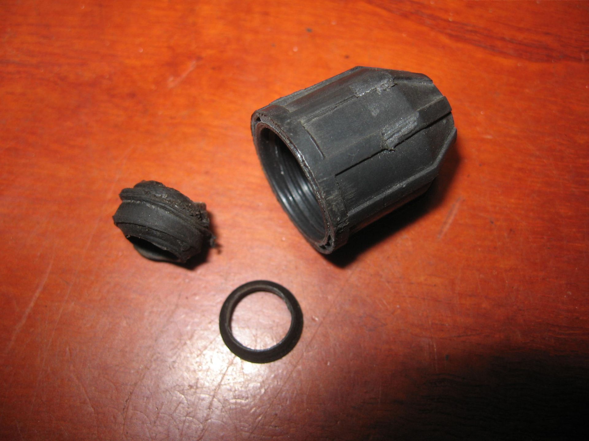 bevestiging bougiekabel aan bobine /Dgat 11mm , geschikt voor meerdere modellen / vt600c 1989-07