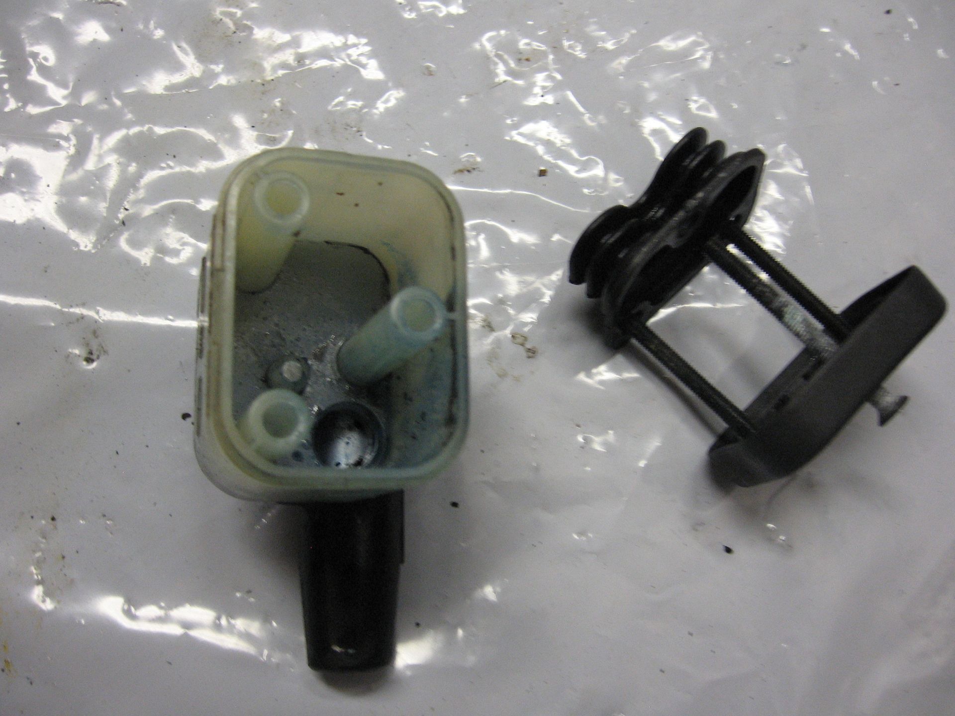 voorrempomp 13mm (deel van 32722310746 )	R80RT 1984-87 , r65 85-87 r100 85-95