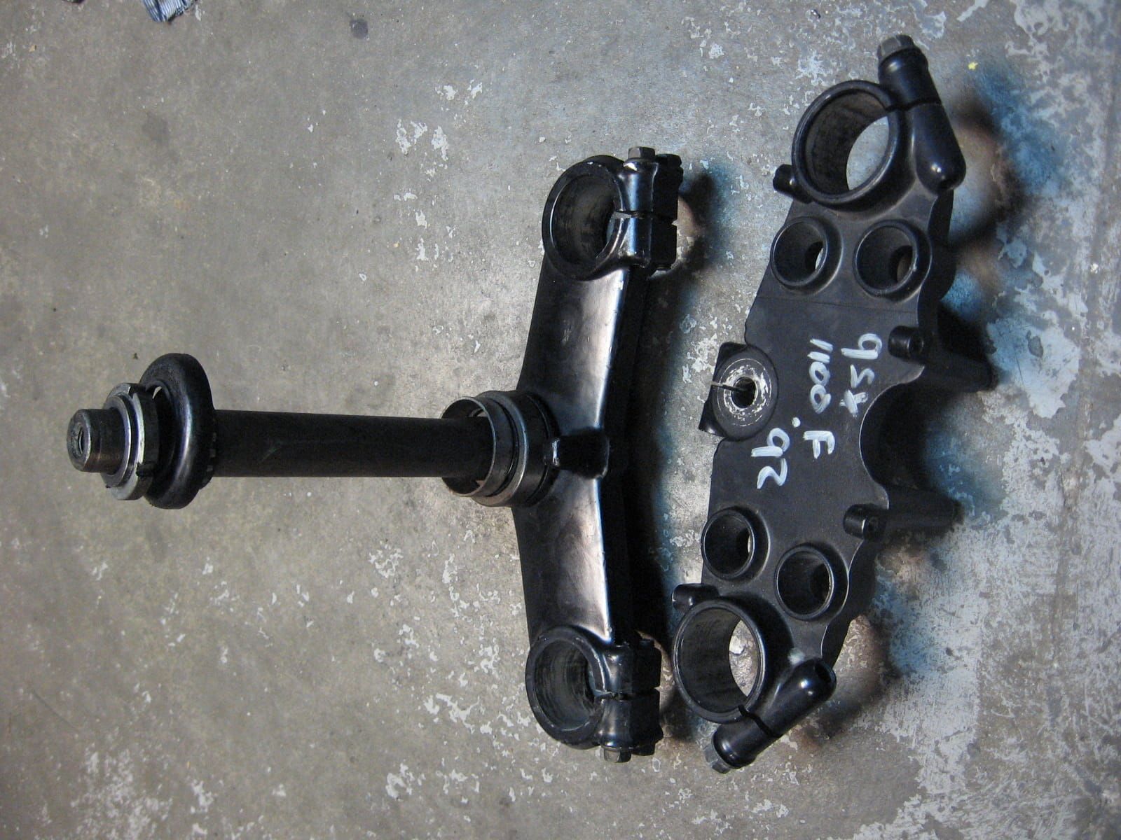 set balhoofd	Gsx1100f 1988-93 	51410-48b42 + 51311-48b31