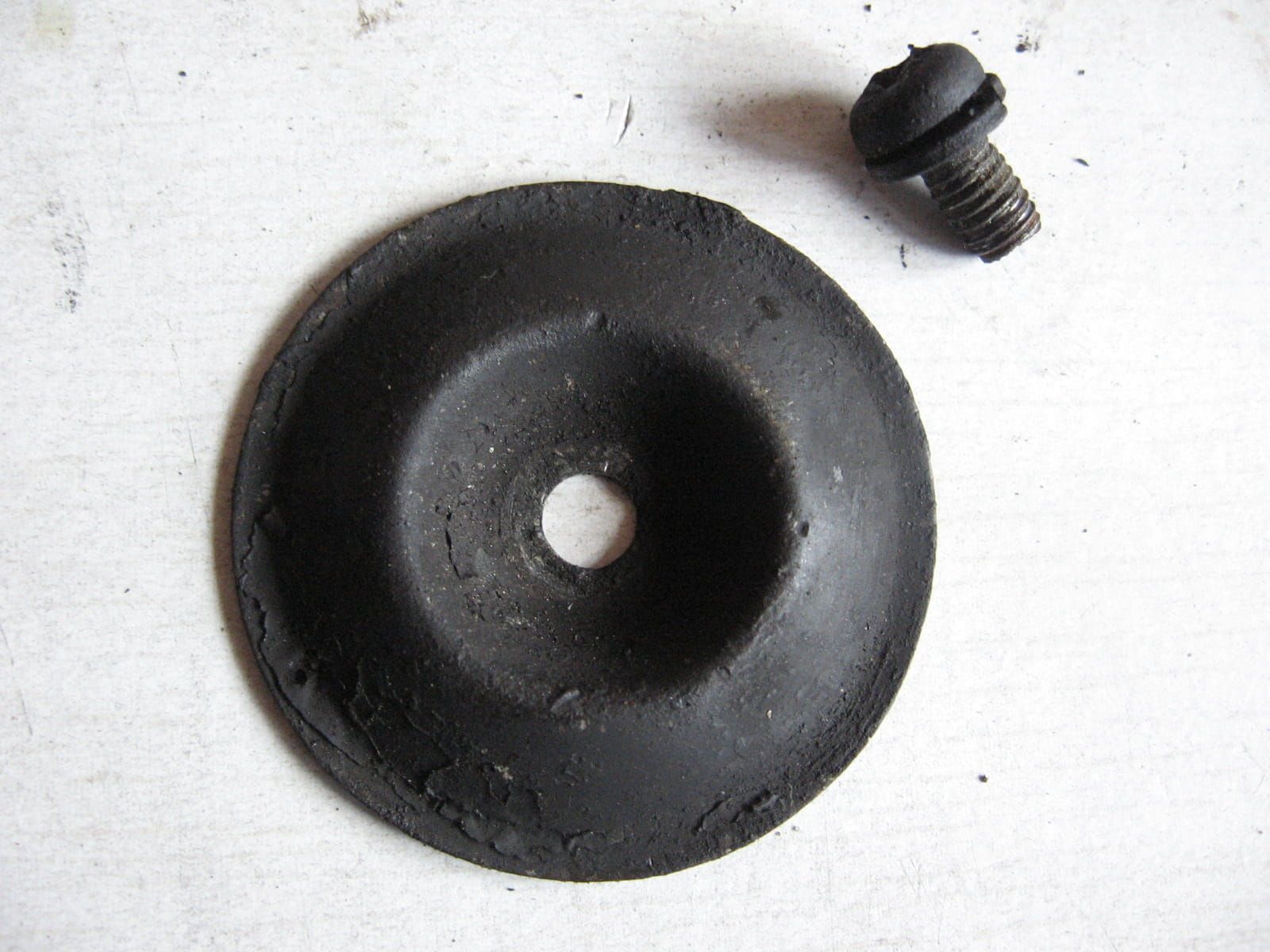 boutje met plaat borging remblok voorremklauw	Gs750 1977-79