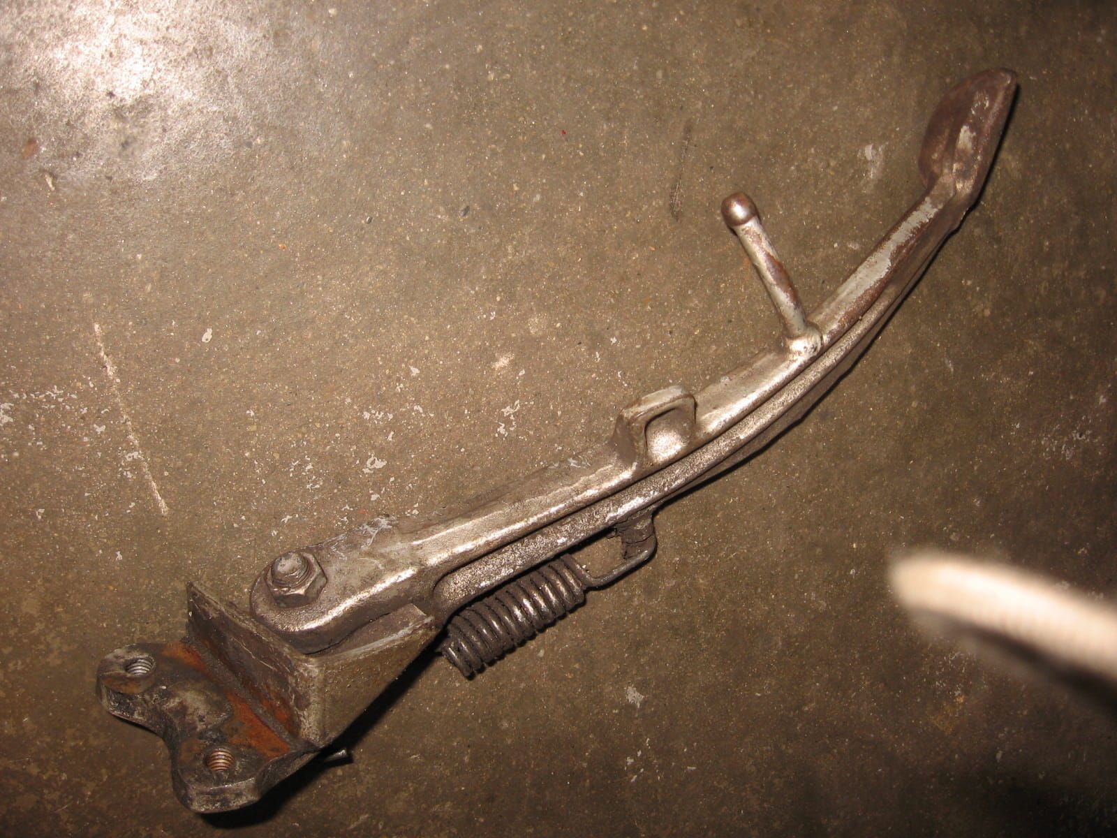 zijstanddaard met montageplaat	Gsx-r750 1986-87	42310-27A01-13L + 42330-27A01-13L	42310-27b30-13L , 42330-27A2013L