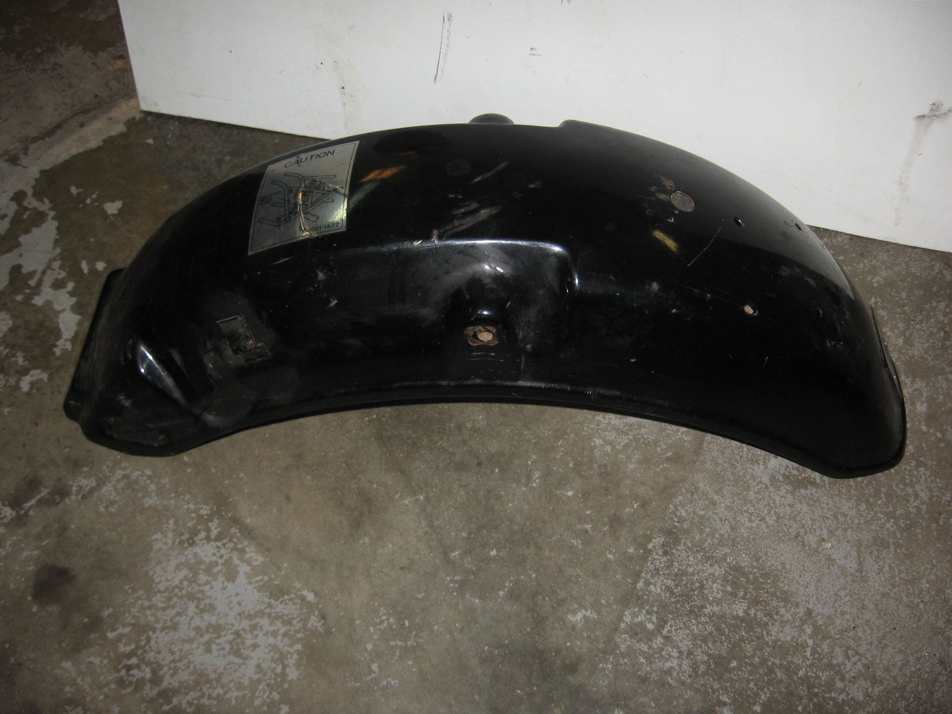 achterspatbord zwart /Lakschade , lichte roest , wel stevig / vn750 1986-		35023-1153