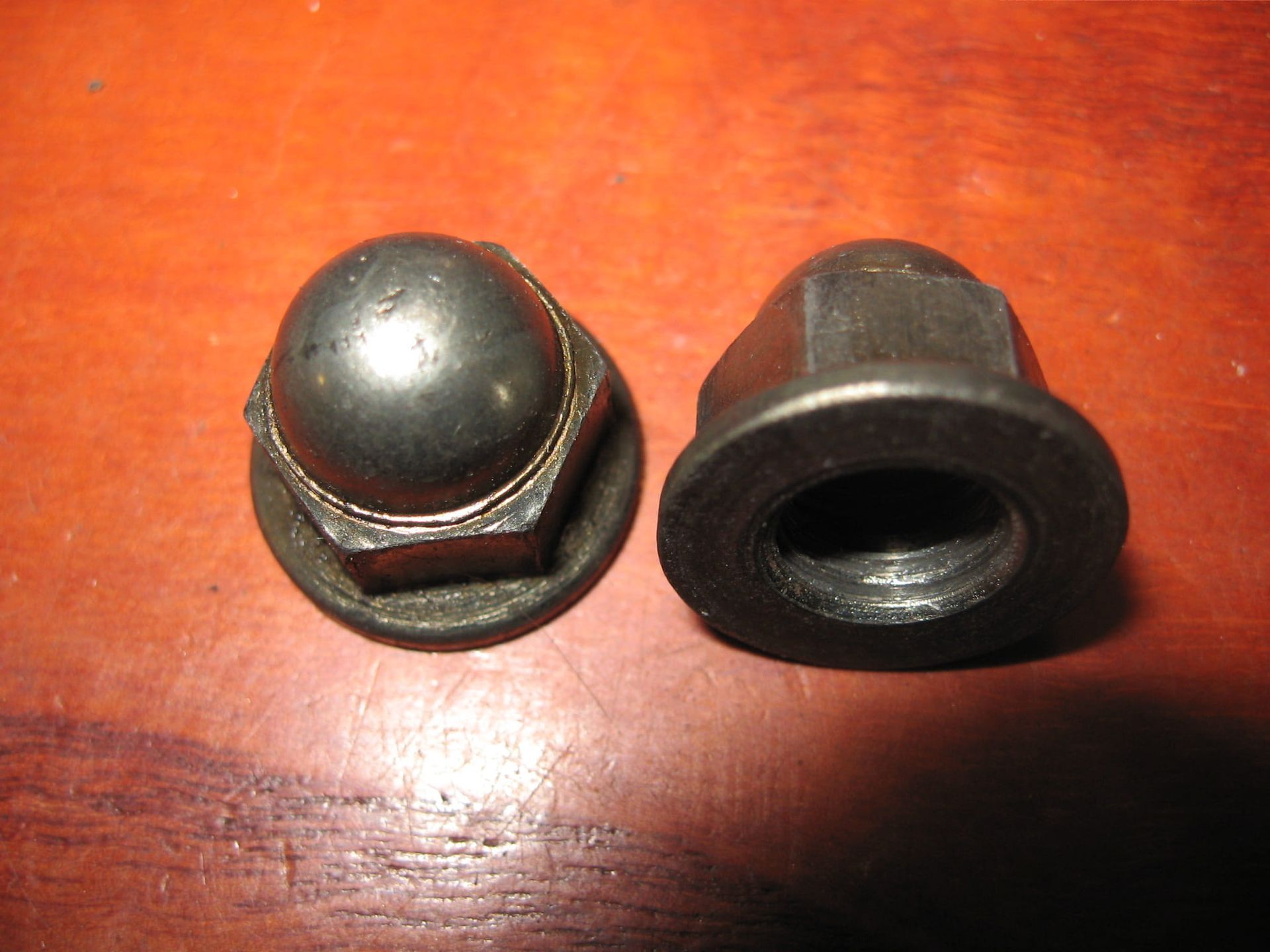 2 stuks kopmoer kopflensmoer M10x1,25	Cb750 1979-82 , vt1100c 1995-2007	90202-329-000