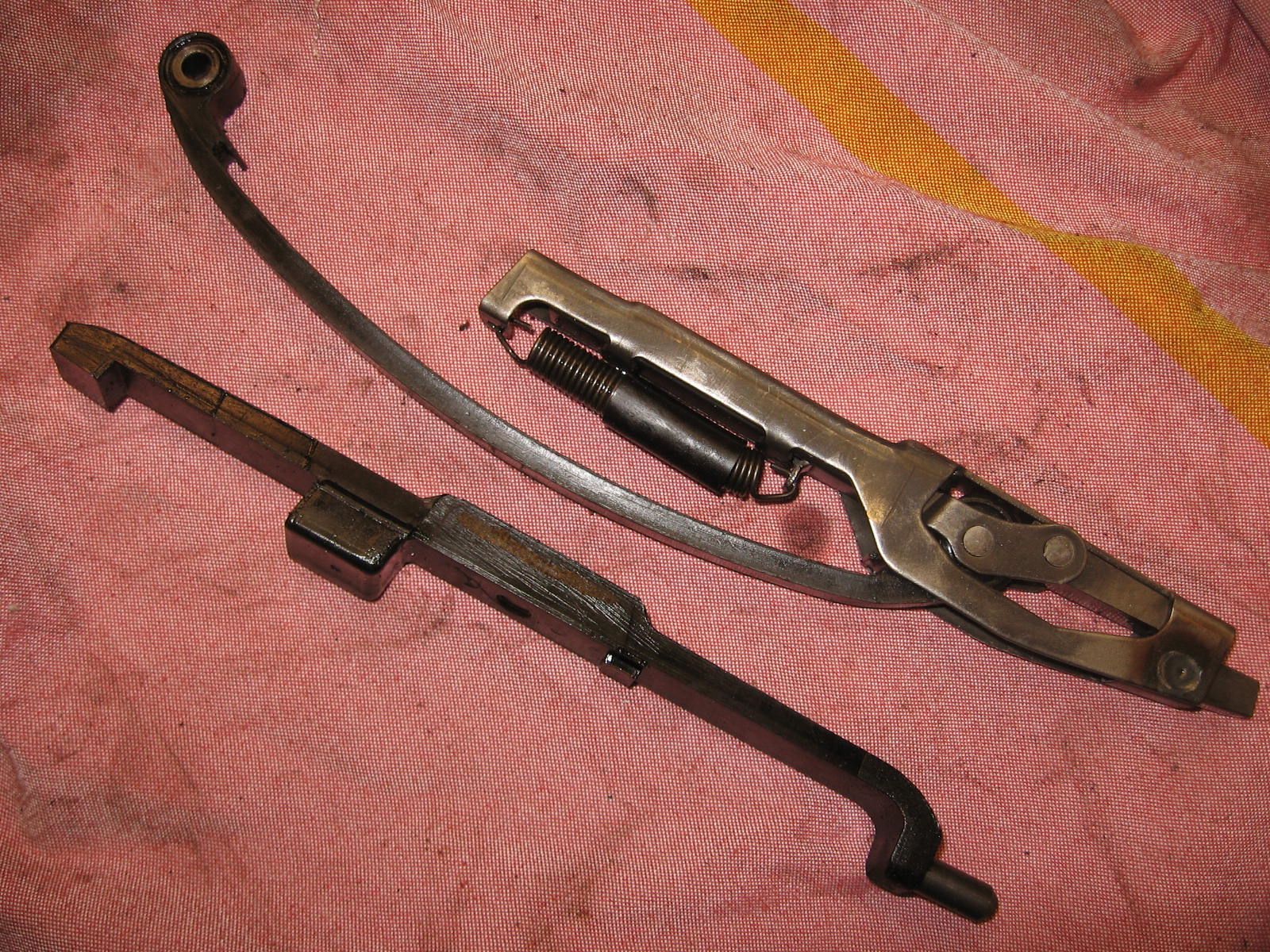 nokkenaskettingspanner nokkenaskettinggeleider	 Cmx250c 85-2015 , cb250 91-08	14500-kb4-670 , 14550-kb4-671