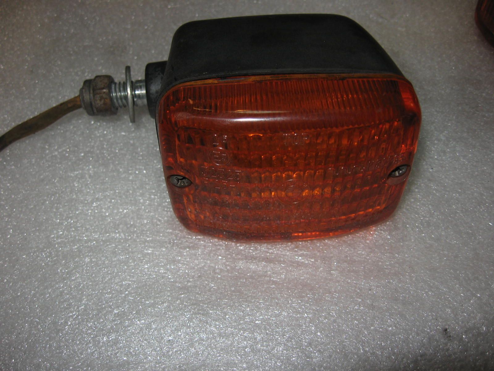knipperlicht achter 	R 2v , 63231243442 ; 63231358179