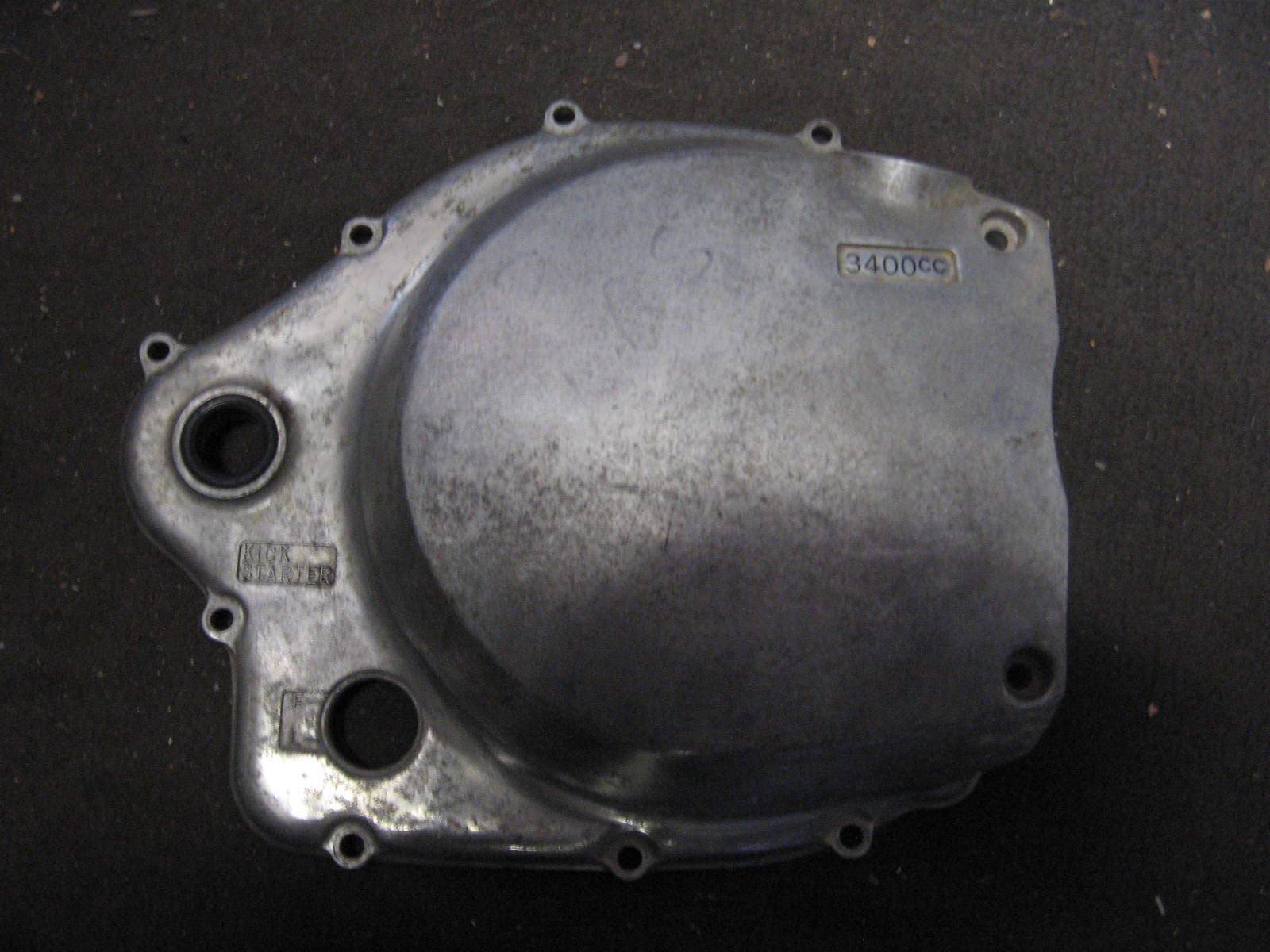 blokdeksel rechts , koppelingsdeksel 	Gs750  77-79	11340-45000	,zonder peilglas