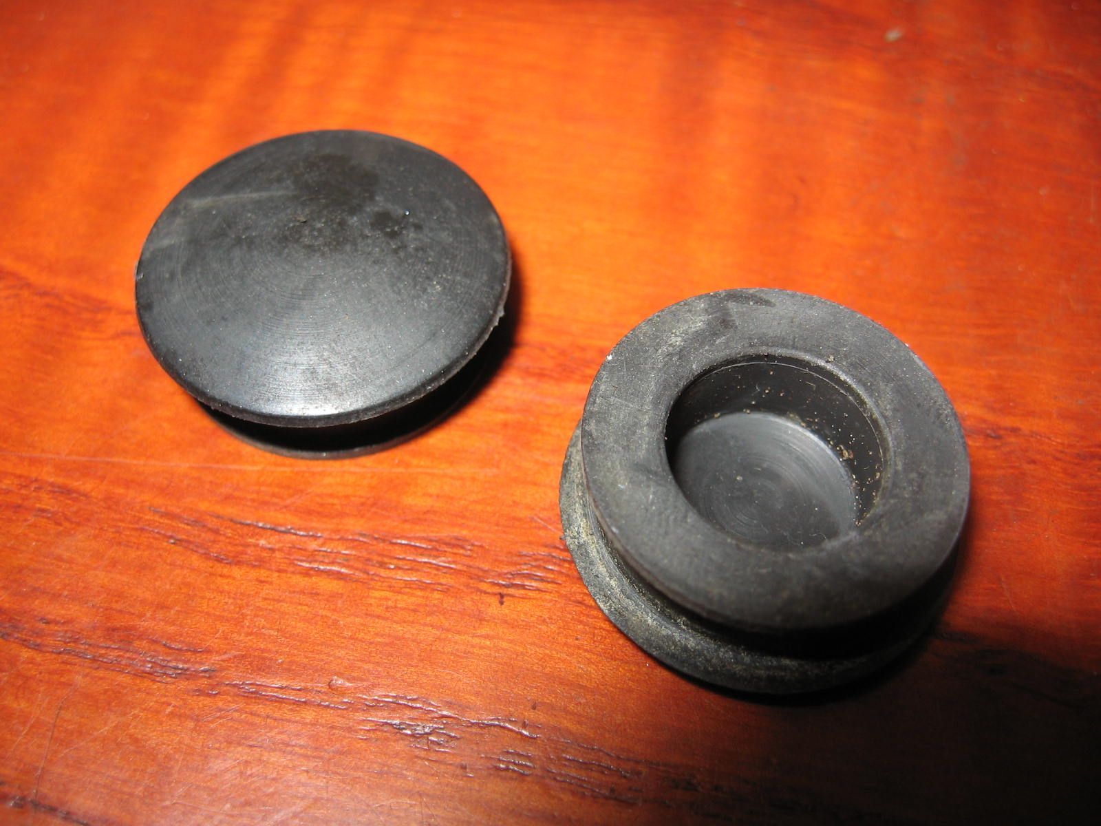 dopjes in Mikuni carburateur afdichting gasas 	Gs modellen 1977-79	13678-43010