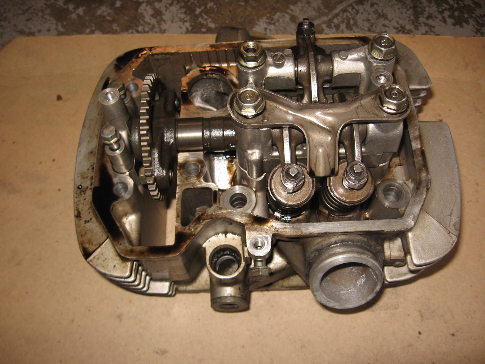 Achterste cilinderkop met nokkenas	Vt600c 1988-97	12220-mr1-000	14120-mr1-000