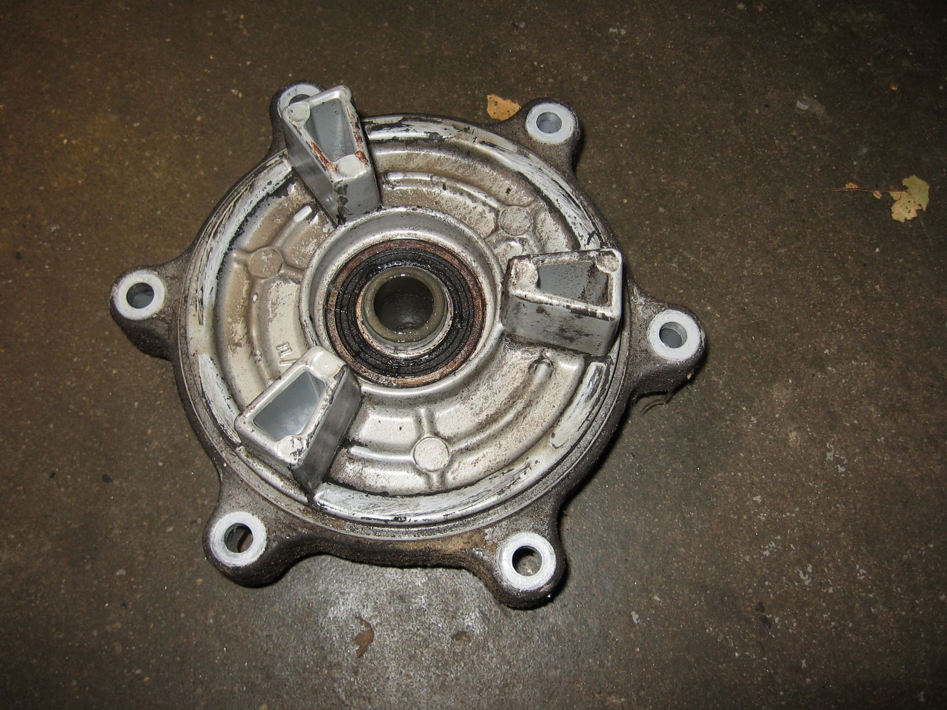 kettingwielhouder 	F650gs 99-08 , dakar 00-07	27717650055 	36317656033