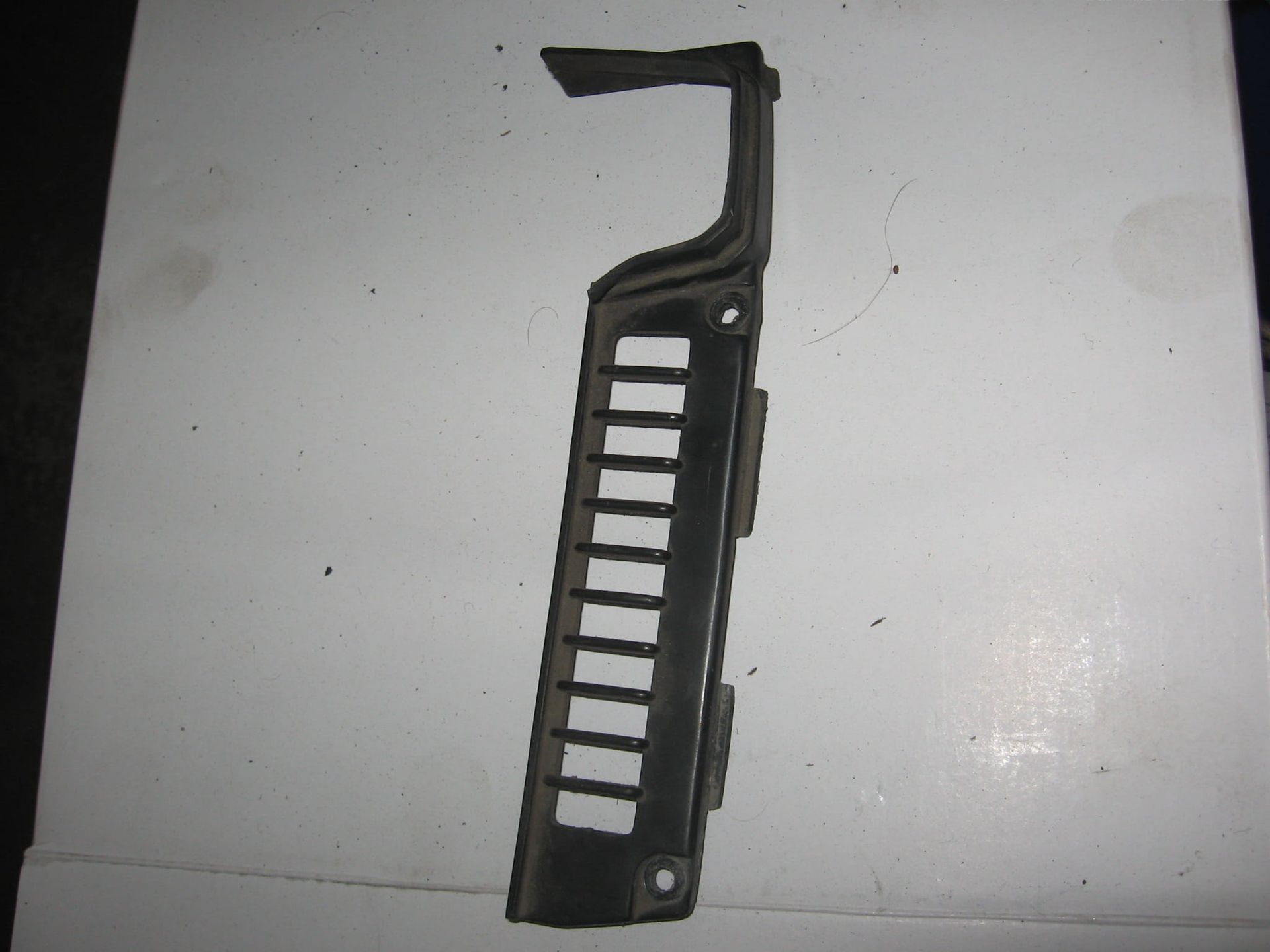 beschermkap radiator ,rechts achter // 	vf500c 84-85	19119-mj8-000