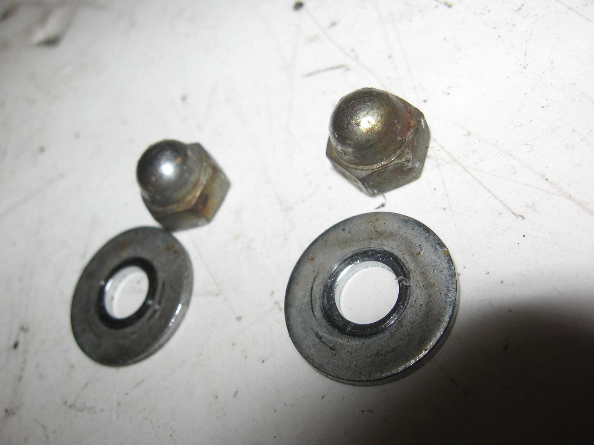 2x dopmoer met ring bevestiging tellerbehuizing aan tellers onderkant // cb650sc cb750		94021- 06020+37200-460-841