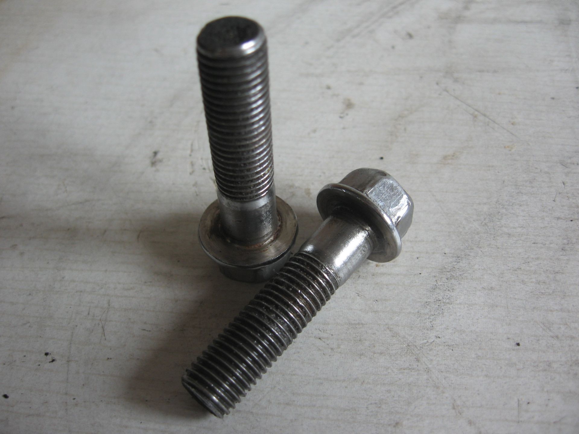 bouten bevestigingsplaat voorremklauw	Cmx450c 1986-87	95801-10040-02