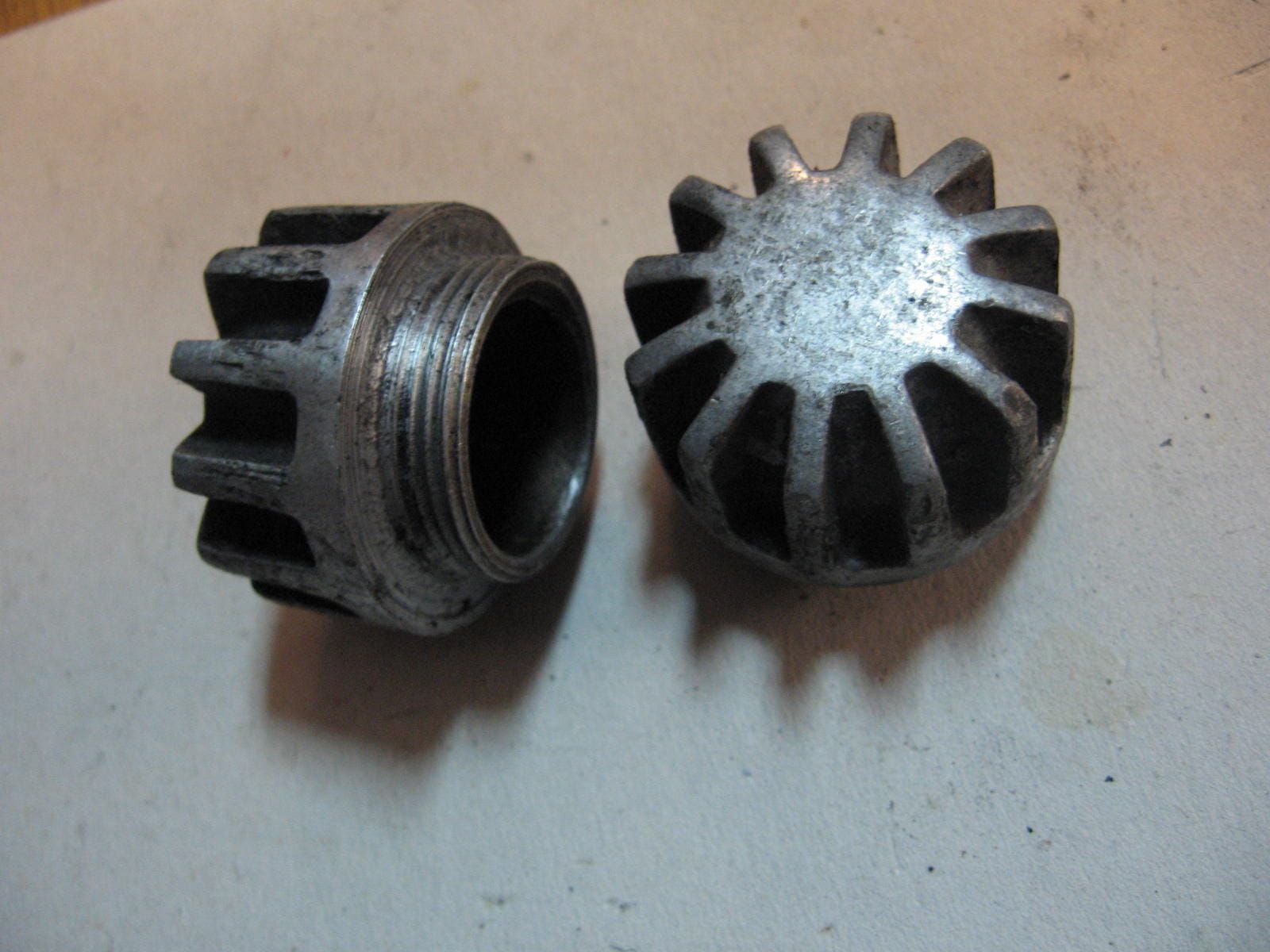 1x cap tappethole , sierdoppen dop klepstelopening	passent op o.a cb500 four cb550 cb400 cb750 sohc.	vervangend voor 12361-300-000