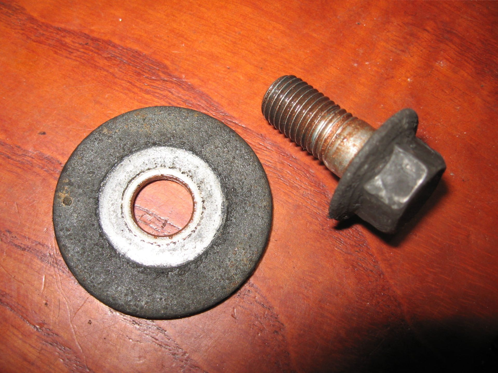 bout met ring 10,2mm borging voortandwiel	Vtr250 1989-90	90037-422-003 ,90459-438-000