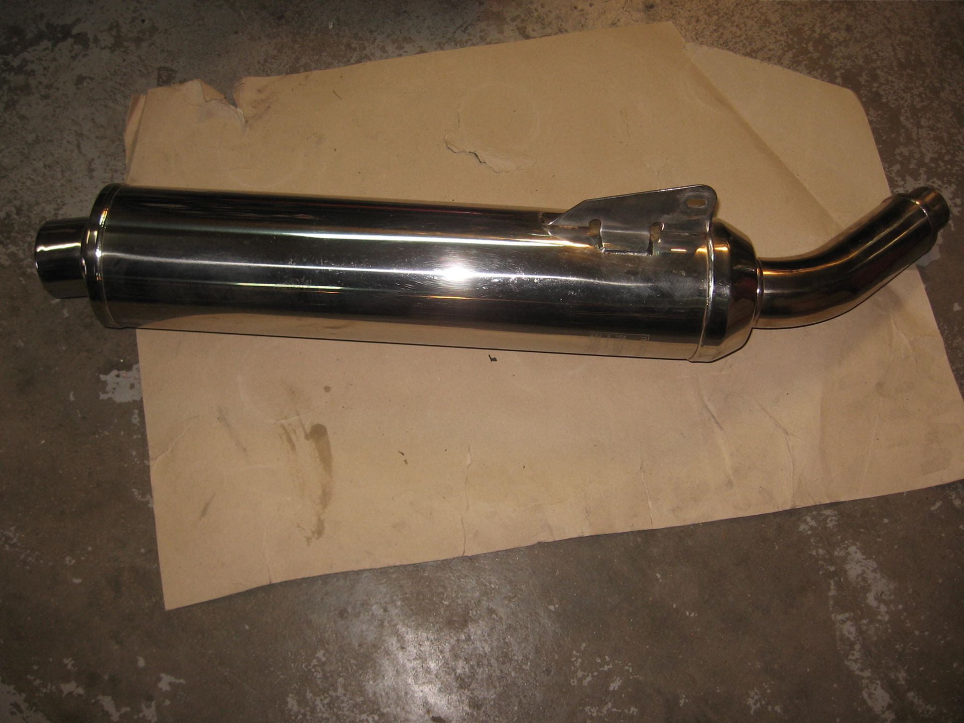 uitlaatdemper  voor 4-1 //  triumph sprint RS 1999-2004 , sprint ST 1999-2014 (2001)		T2200132