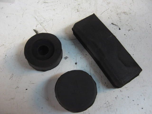 rubbers bevestiging benzinetank // gl450 L ( GL51D )		09329-01005 +09329-10007