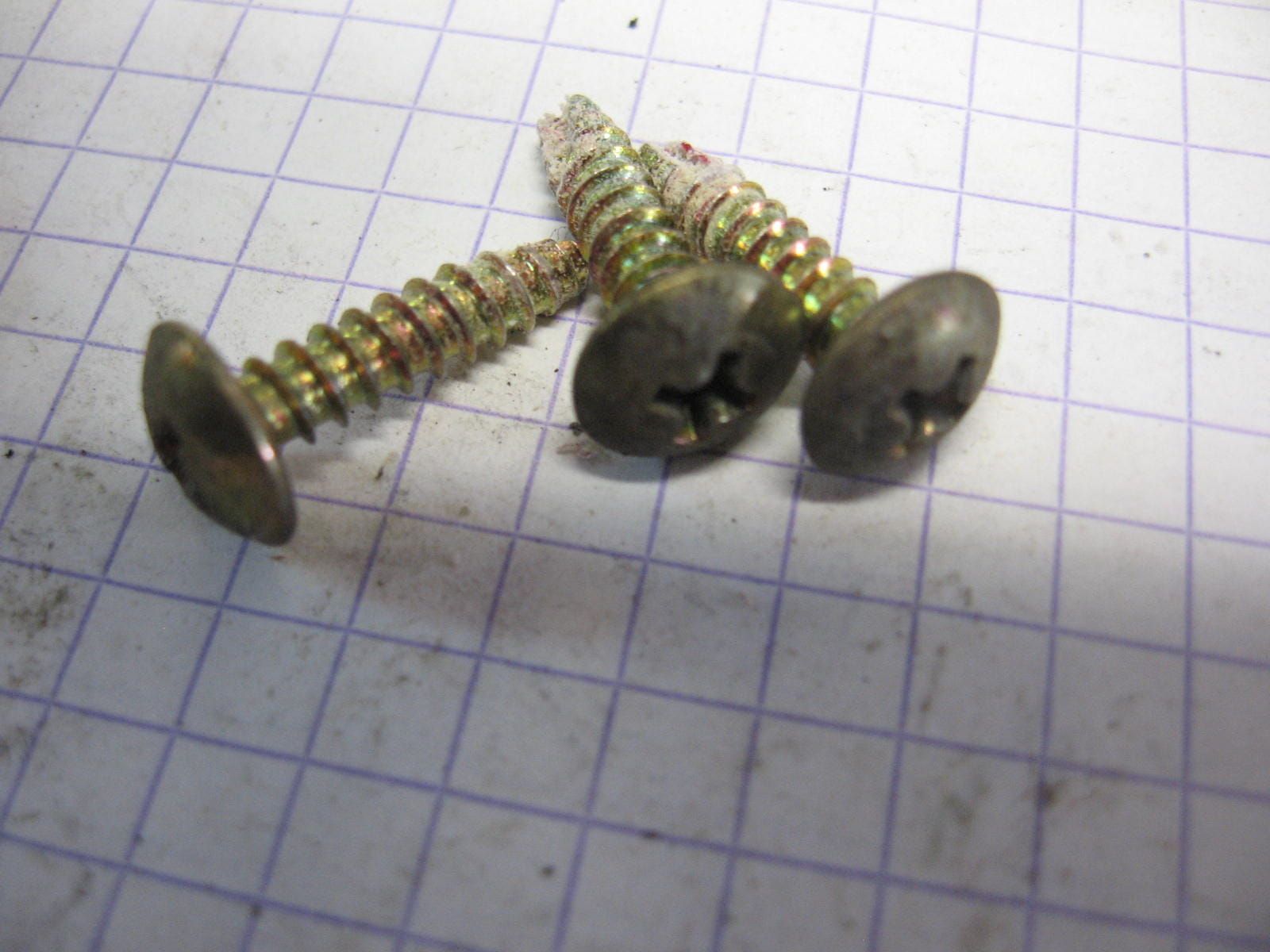 3x schroef 4x16 , luchtfilter Cb400f 89-90 cb1  93903-34420