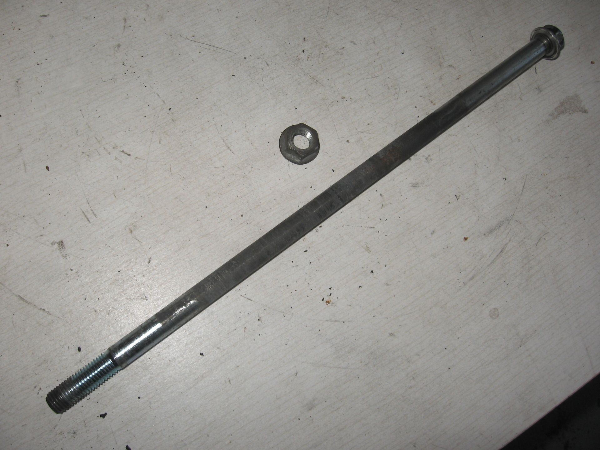 bout bevestiging blok achter onder M10x285	Cbr900rr 1992-99 ,	90105-mw0-000