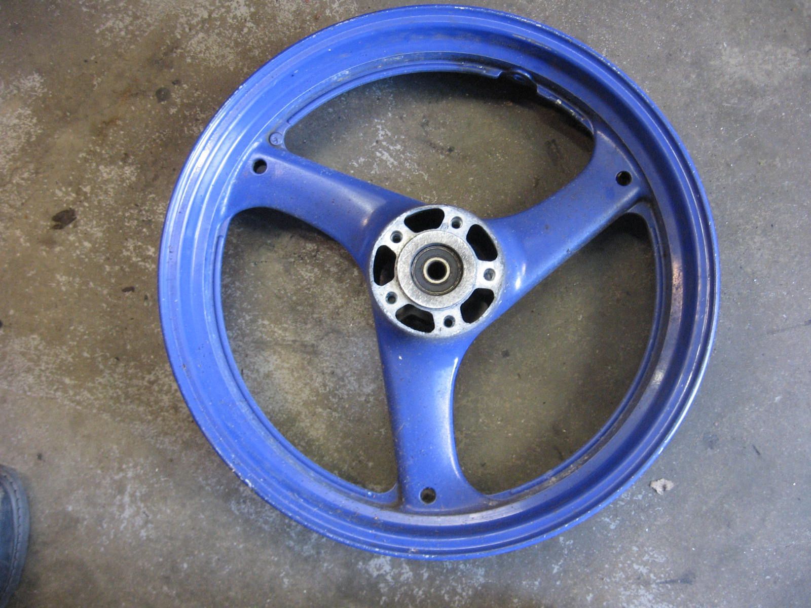 voorwiel 	Gsx600f 89-97	54111-34c01
