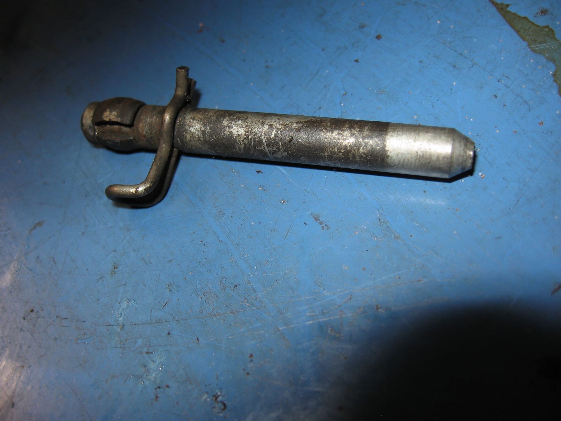 pen bevestiging achterremblokken	F650gs 02	deel van 34218529920