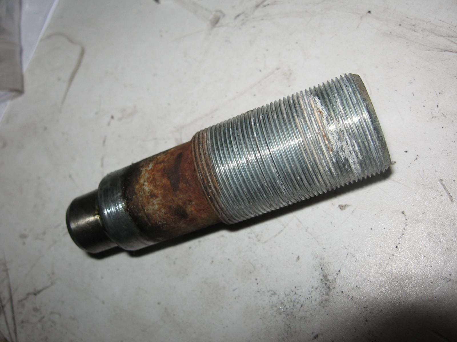 achterbrugbout rechts	Vt500c 1983-86	90121-mf5-000