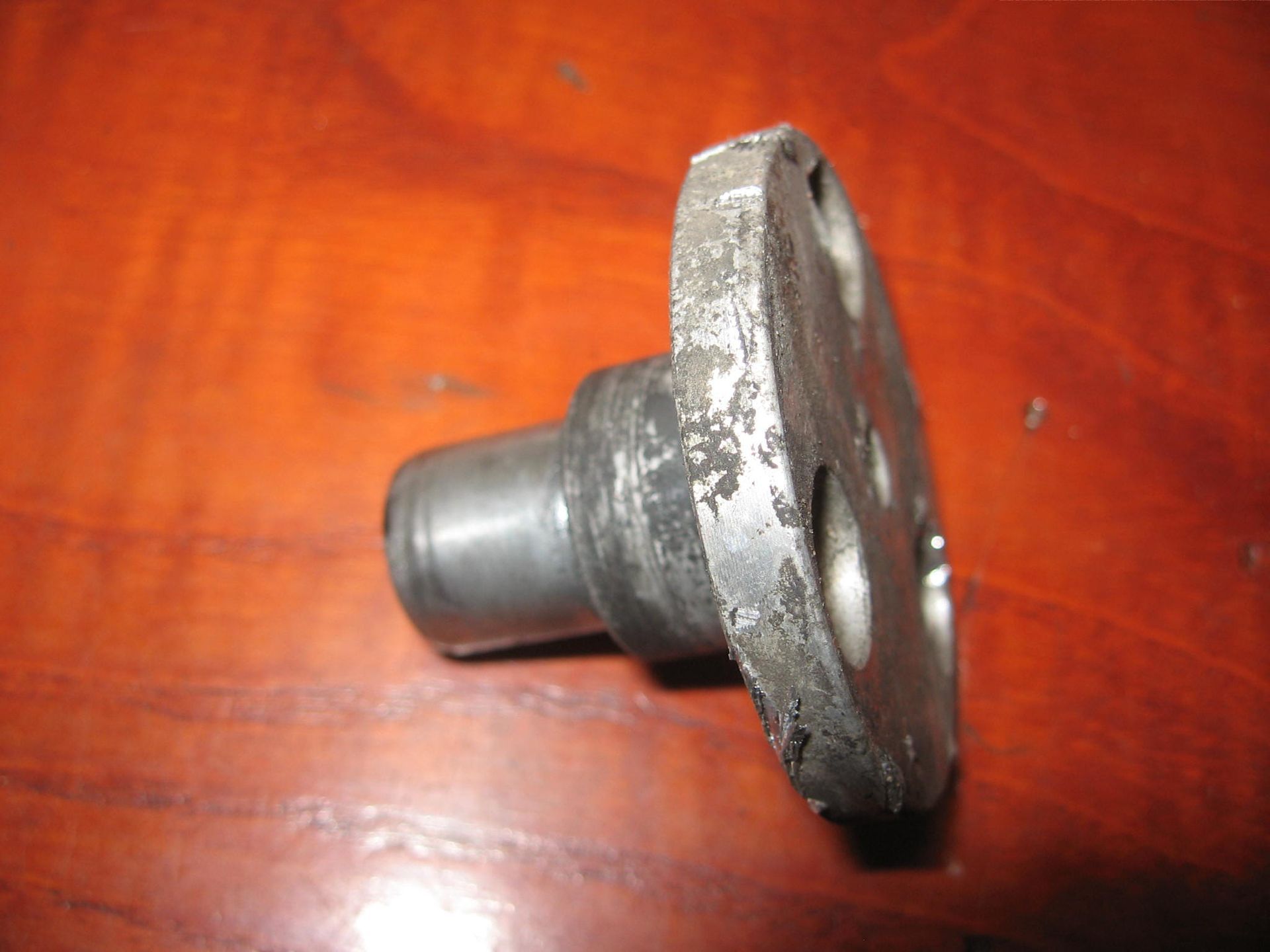 plug bevestiging achterbrug rechts / k75rt  k100 k75 33172311068