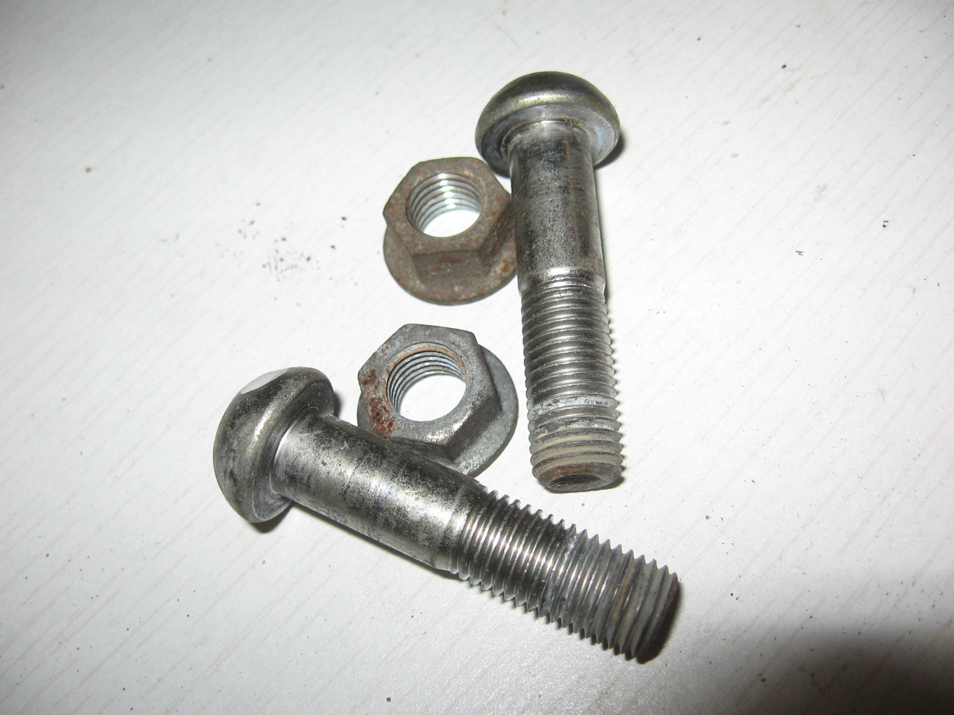 2x bout ( imbus bolkop ) + moer bevestiging supframe //cbr900rr 93-99 , vtr1000F 1998-2005		90152-MW0-000