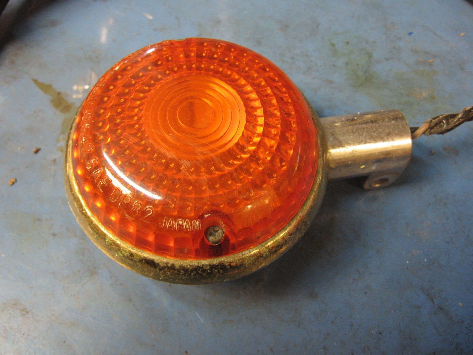 knipperlicht achterkant , goud randje	xv750	 1AA-83330