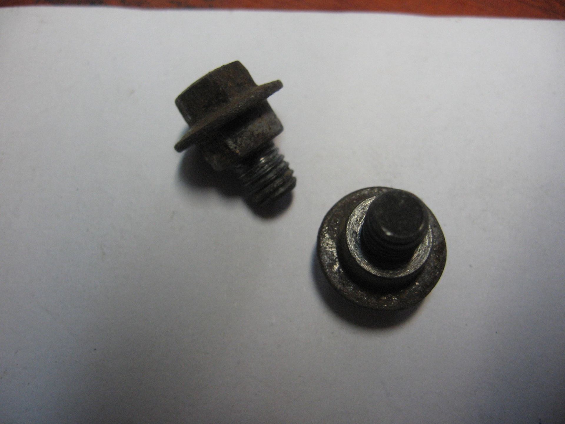 2x flensbout m6 met dikke borst /Cbr900rr 93-98/	90113-key-700	90113-mw0-000