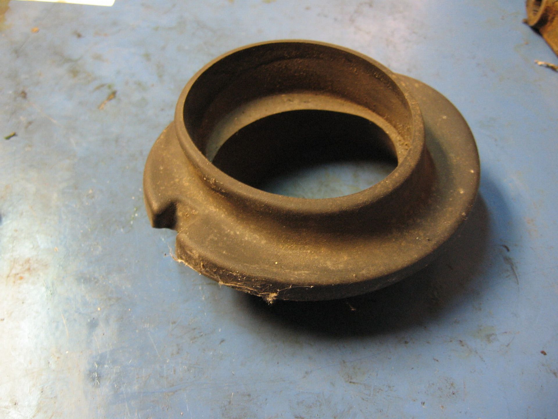 duct4, rubber in frame aanzuigbuis rechts	Fzr1000 89-95	3gm-2838U-01