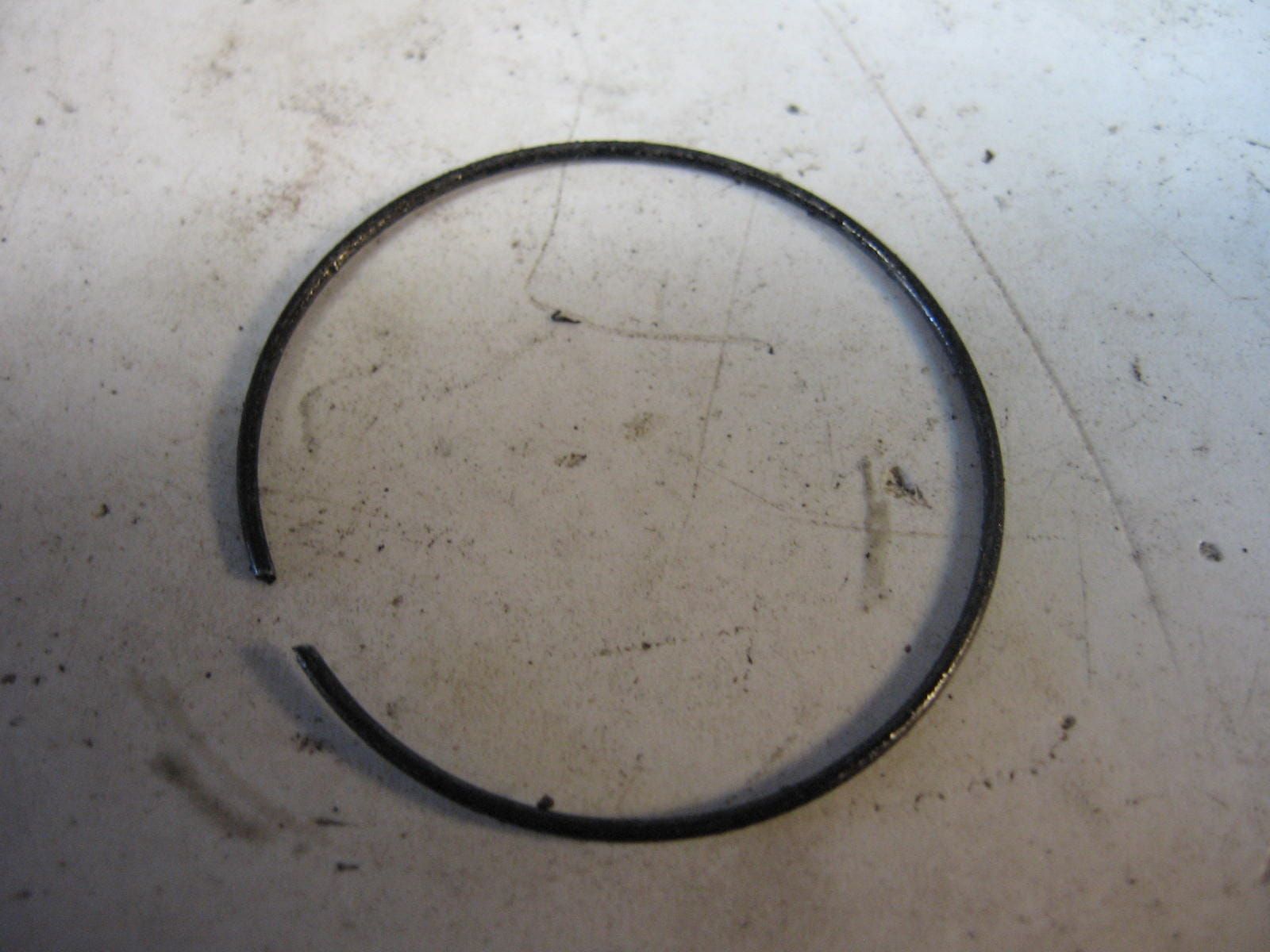 snap ring , borgring op voorvork onder koppeling luchtaansluiting Xv920J 1982 5G2-23153-